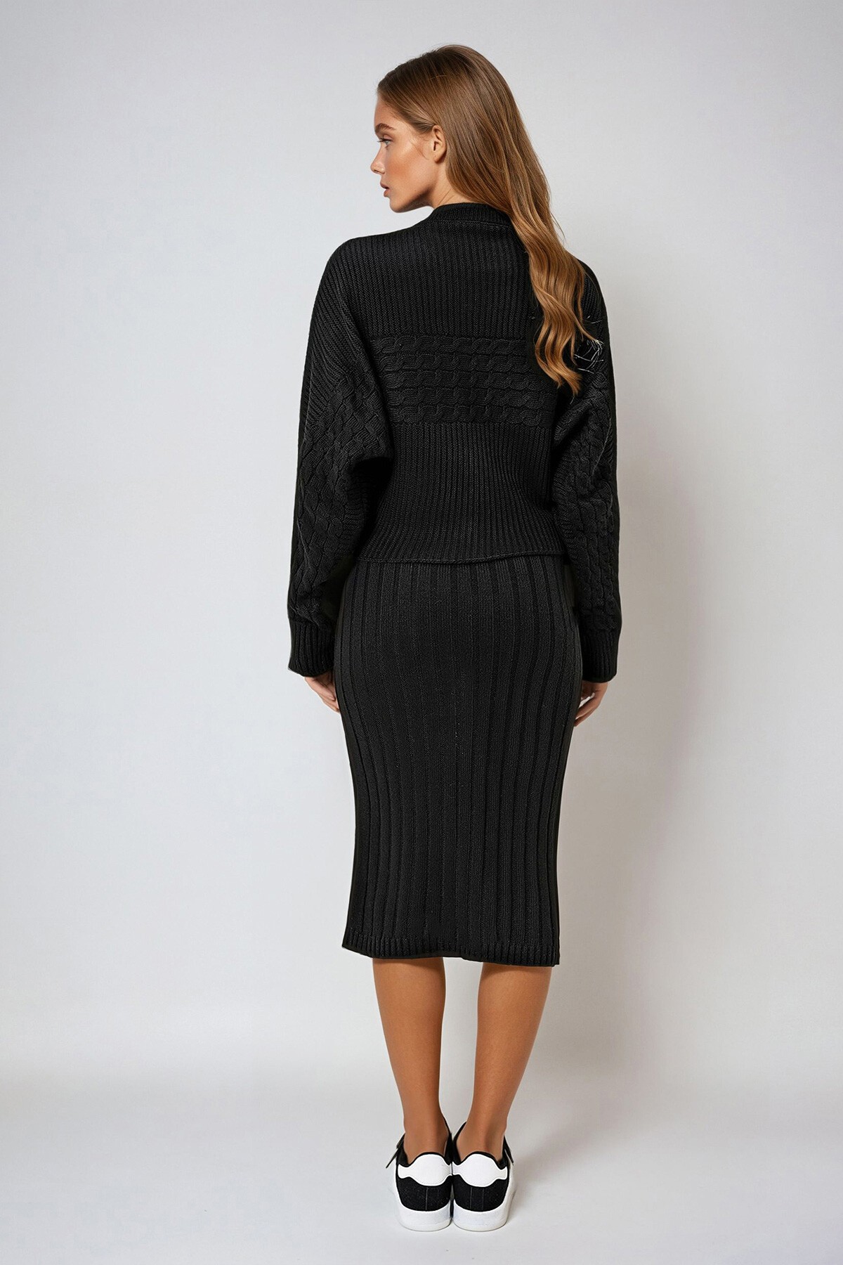 Siyah Dik Yaka Yarasa Kol Crop Kalın Kışlık Kazak Ve Askılı Jile Takım