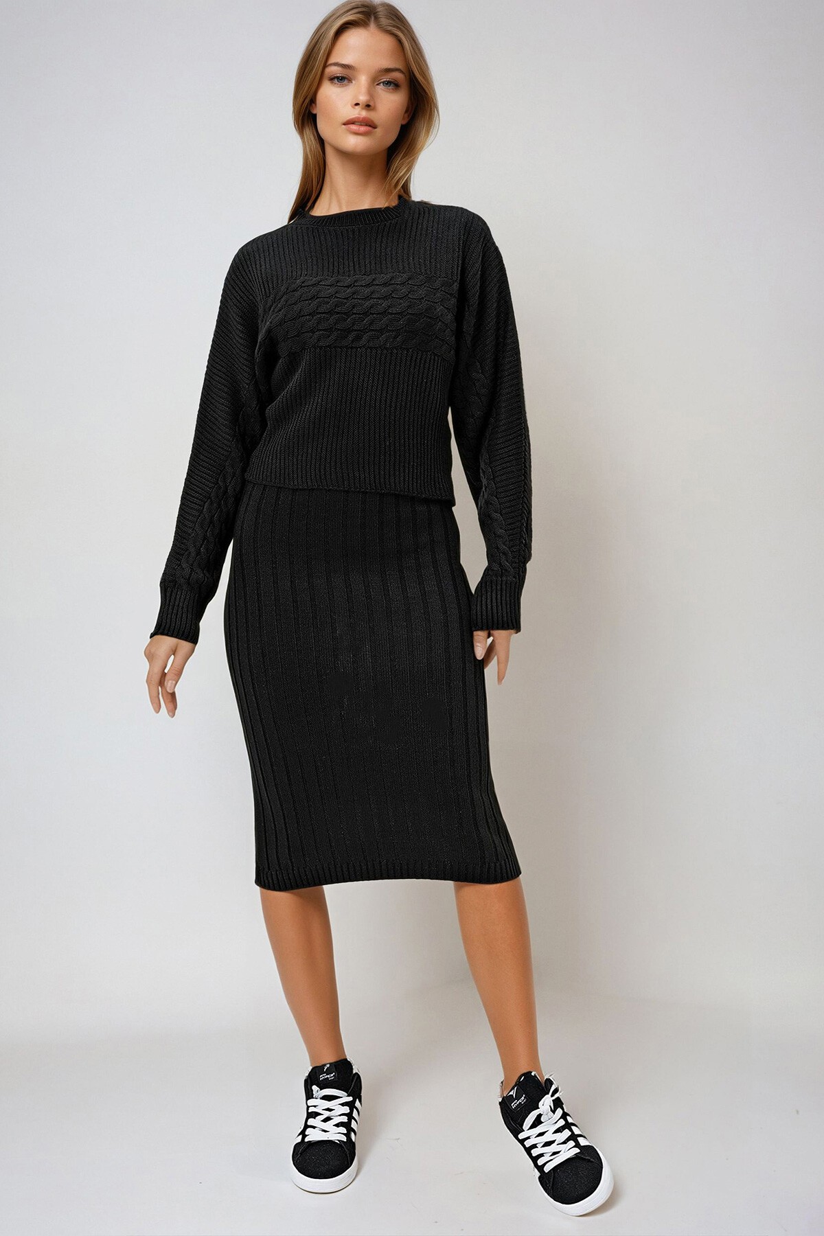 Siyah Dik Yaka Yarasa Kol Crop Kalın Kışlık Kazak Ve Askılı Jile Takım