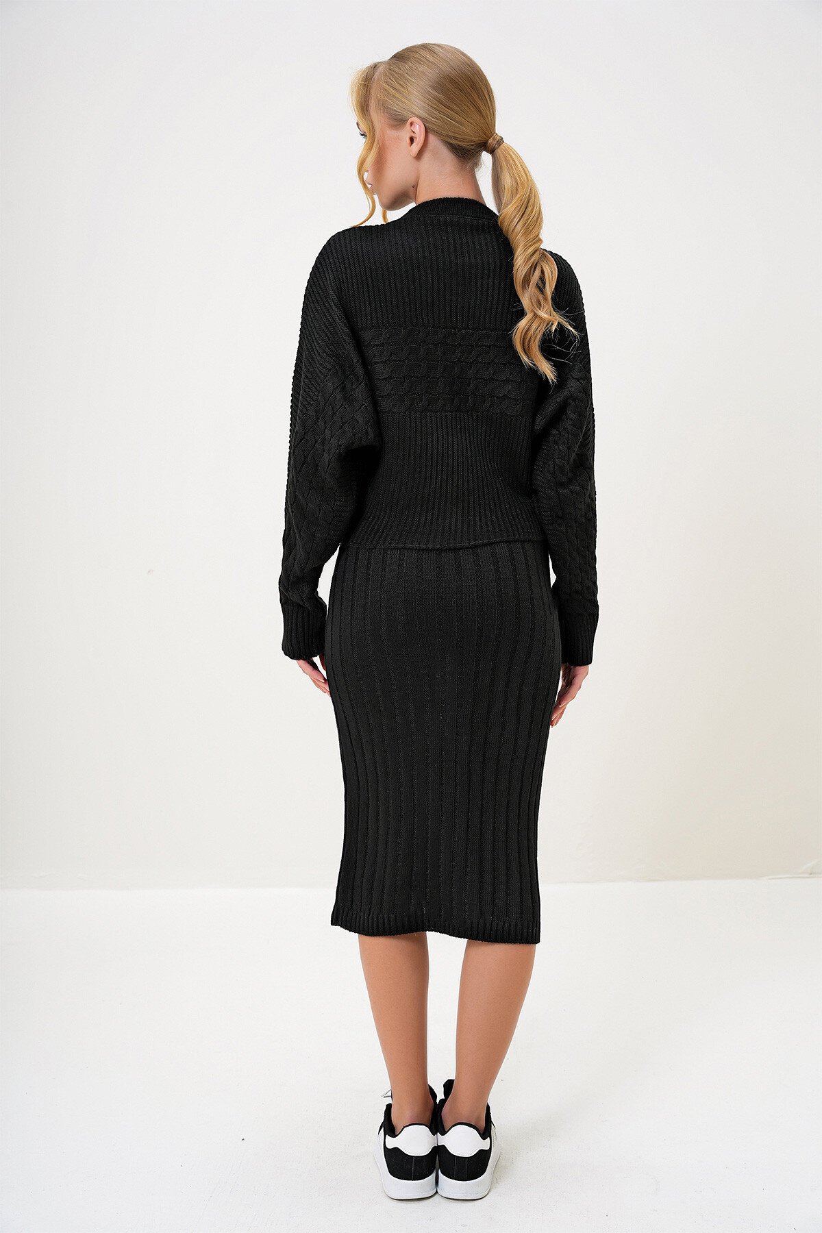 Siyah Dik Yaka Yarasa Kol Crop Kalın Kışlık Kazak Ve Askılı Jile Takım