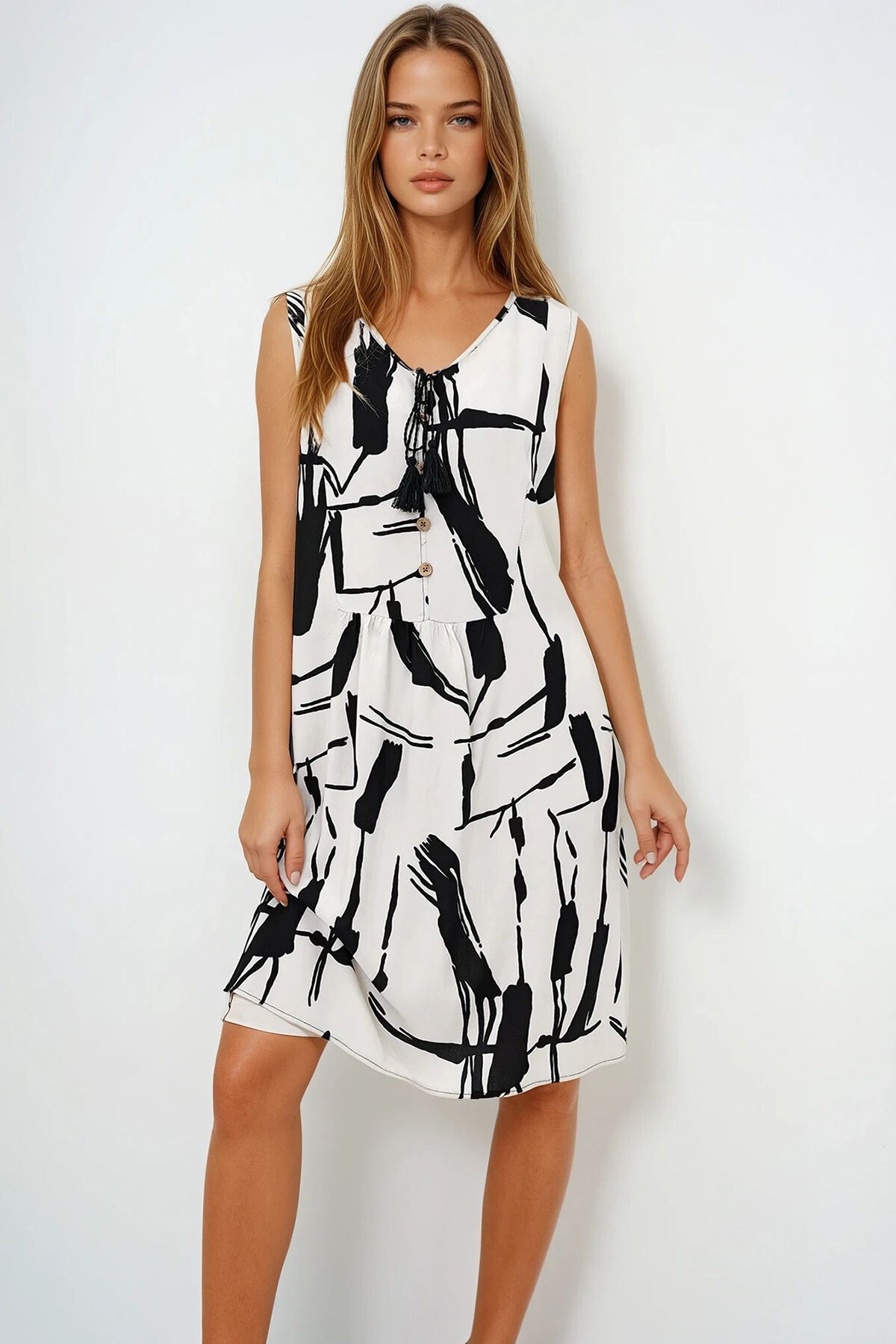 Siyah Ekru Bisiklet Yaka Bağlama Detaylı Midi Boy Yazlık Elbise
