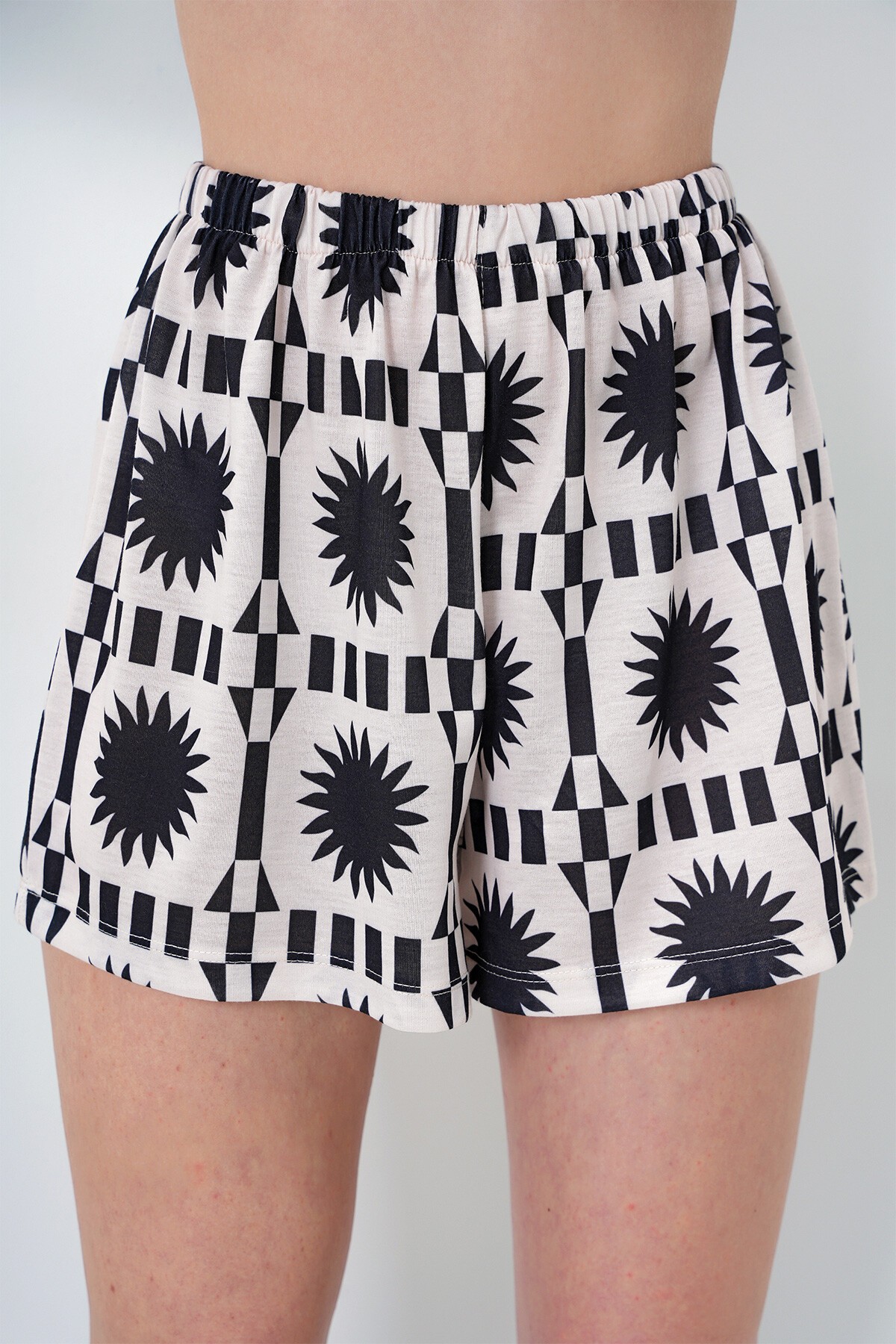 Siyah Ekru Yazlık Pamuk Örme Gömlek Ve Şort Pijama Takım