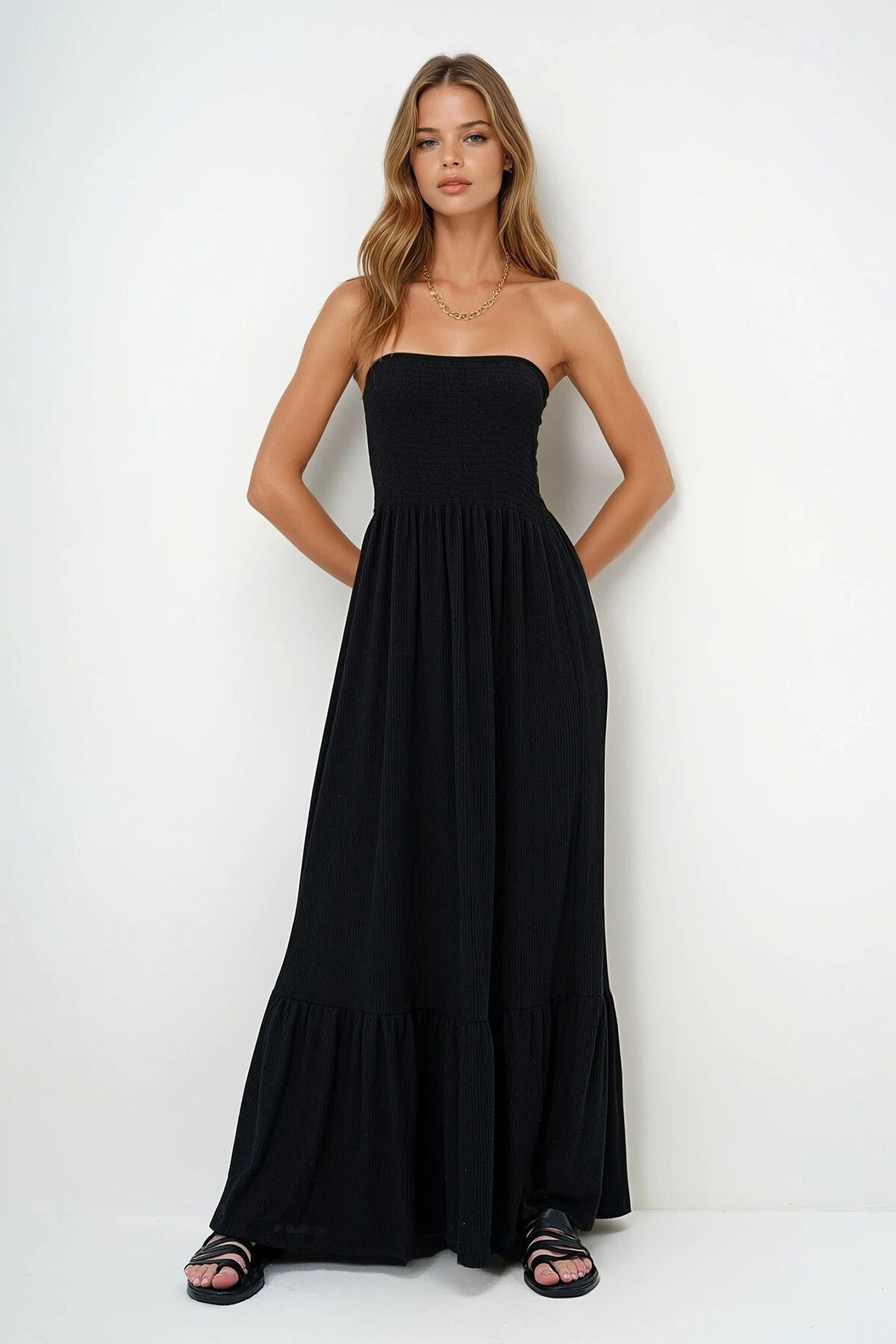 Siyah Eteği Volanlı Yazlık Uzun Straplez Elbise