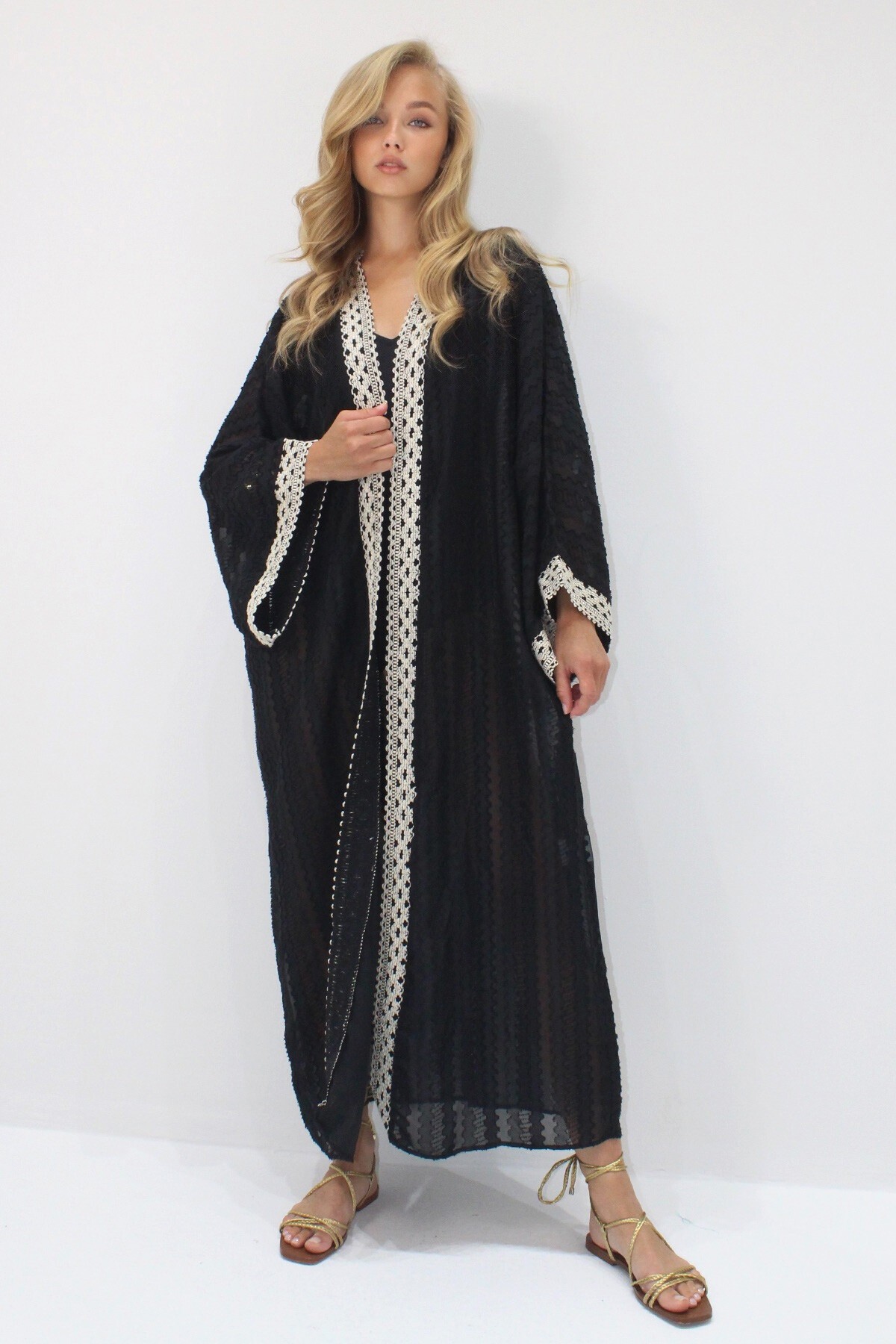 Siyah Etnik Nakış İşlemeli Uzun Kimono