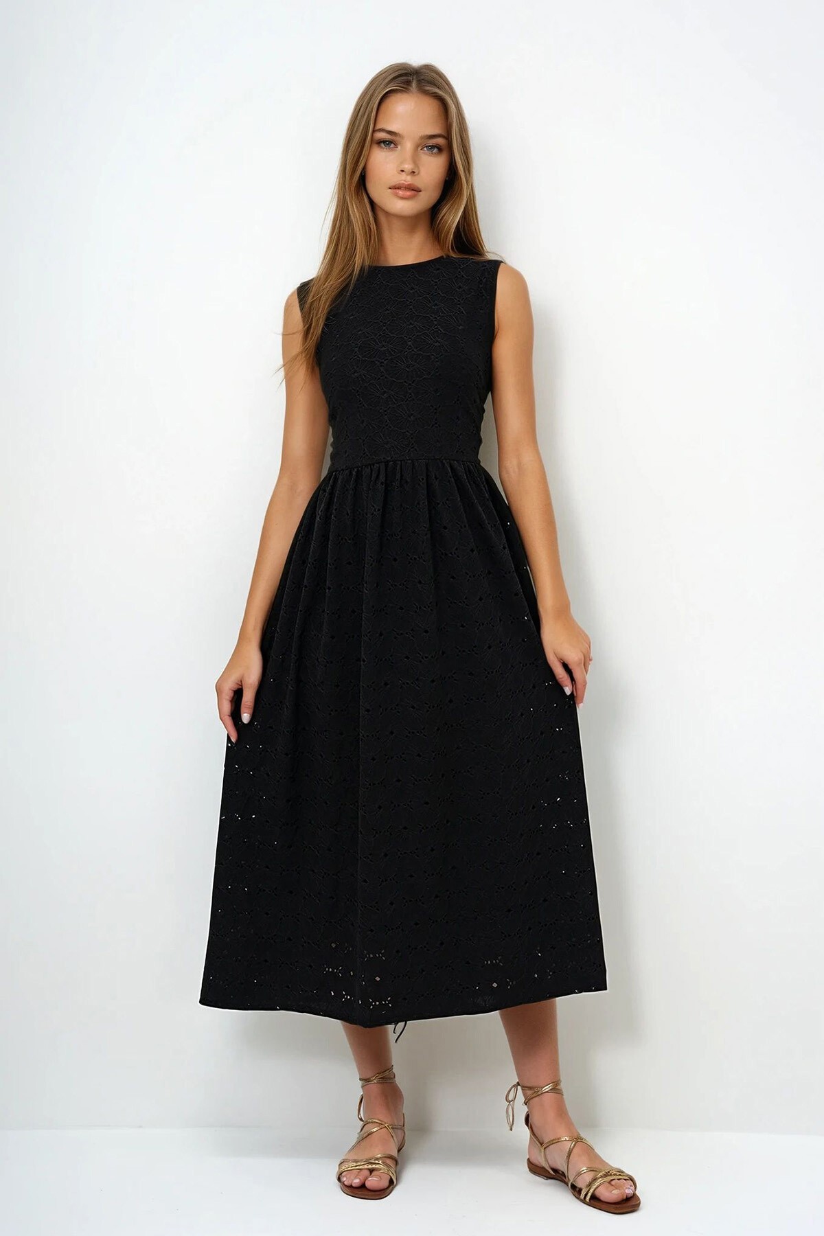 Siyah Gizli Fermuarlı Kolsuz Premium Güpür Elbise