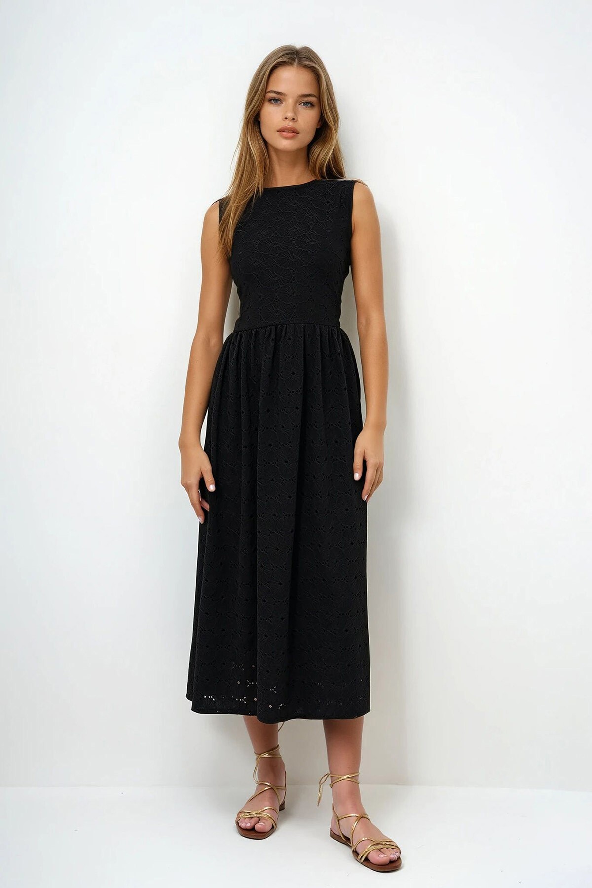 Siyah Gizli Fermuarlı Kolsuz Premium Güpür Elbise