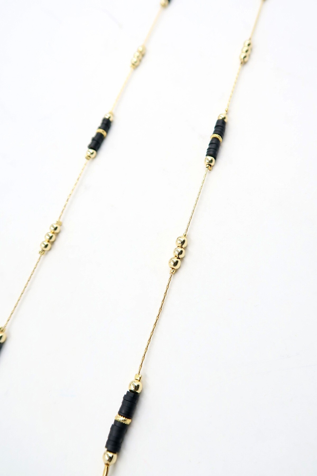 Siyah Gold Biyeli Boncuklu Gözlük Zinciri