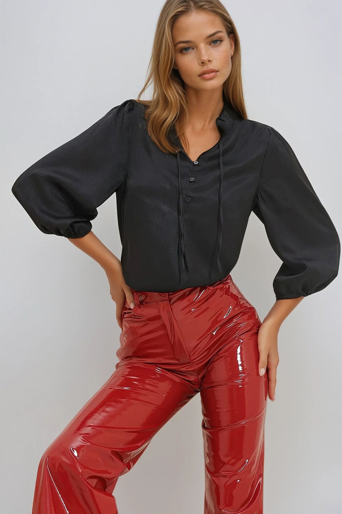 Siyah Hakim Yaka Omuzları Gipeli Balon Kol Düğme Detaylı Saten Bluz