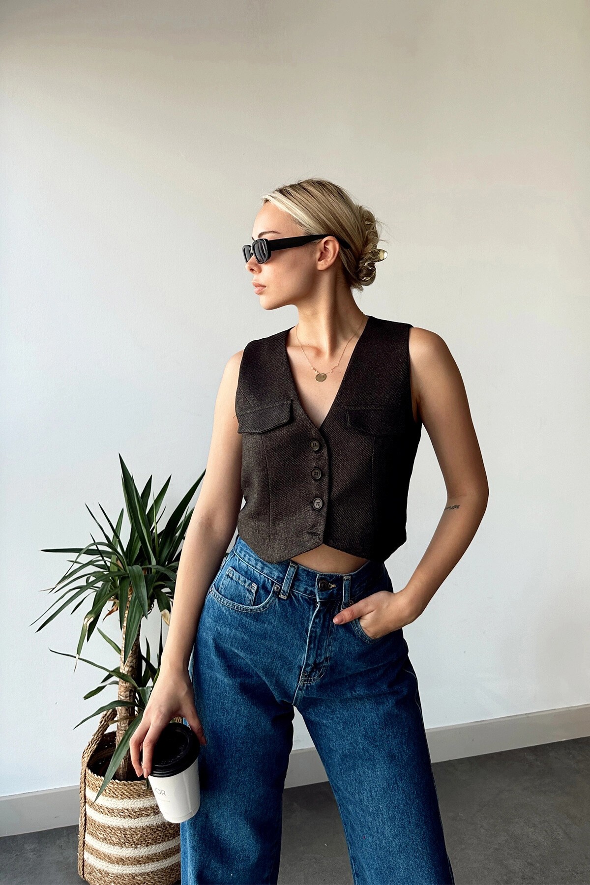 Siyah İçi Astarlı Pensli Dokuma Yün Karışımlı Yelek