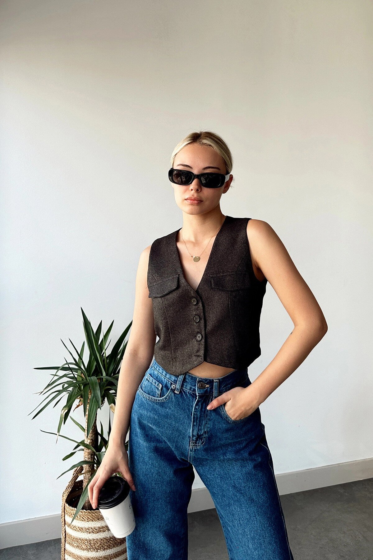 Siyah İçi Astarlı Pensli Dokuma Yün Karışımlı Yelek