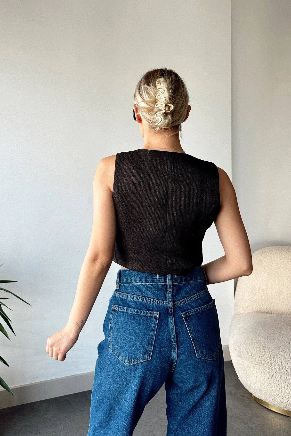 Siyah İçi Astarlı Pensli Dokuma Yün Karışımlı Yelek