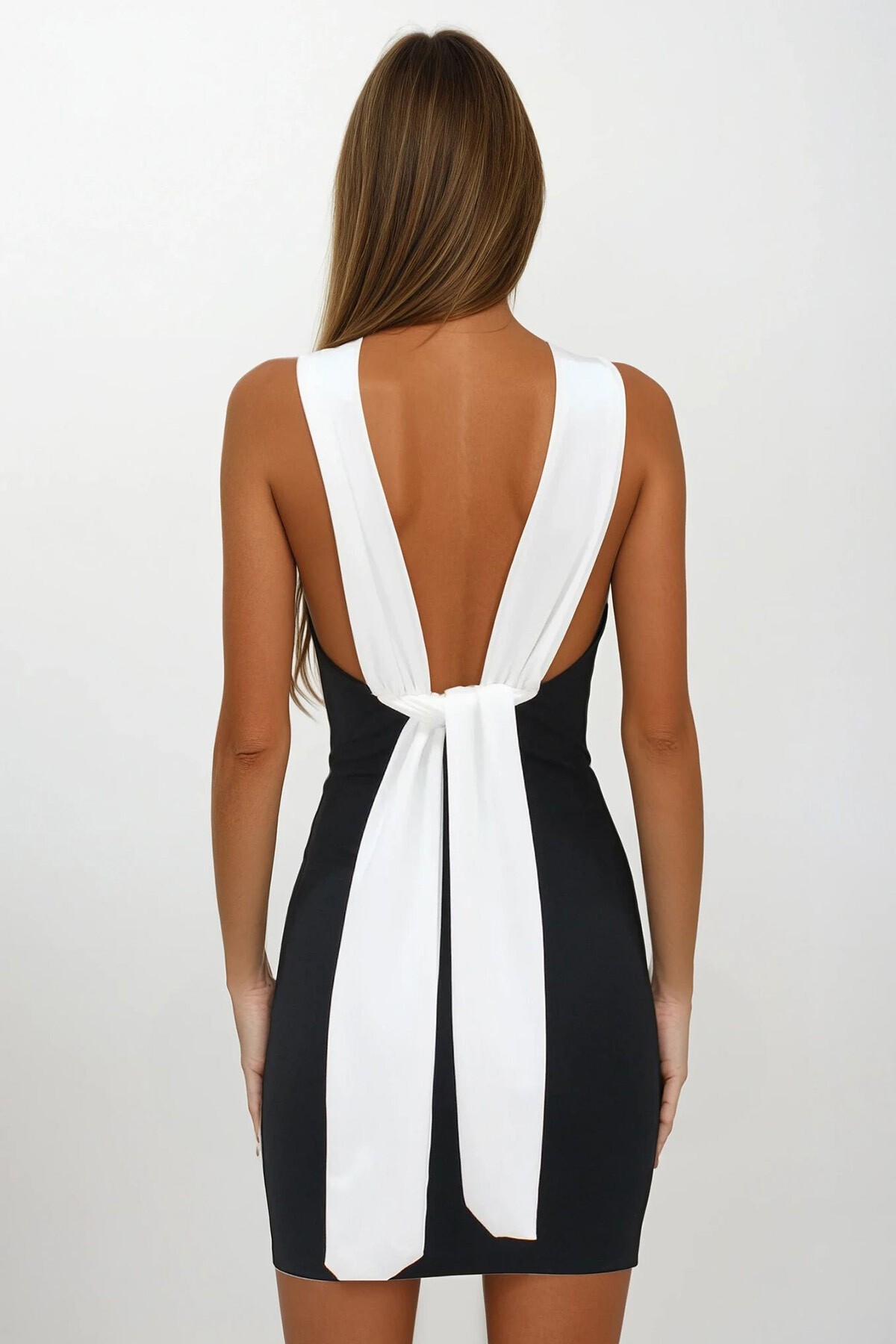 Siyah Kalın İp Askılı Sırt Dekolteli Mini Boy Elbise