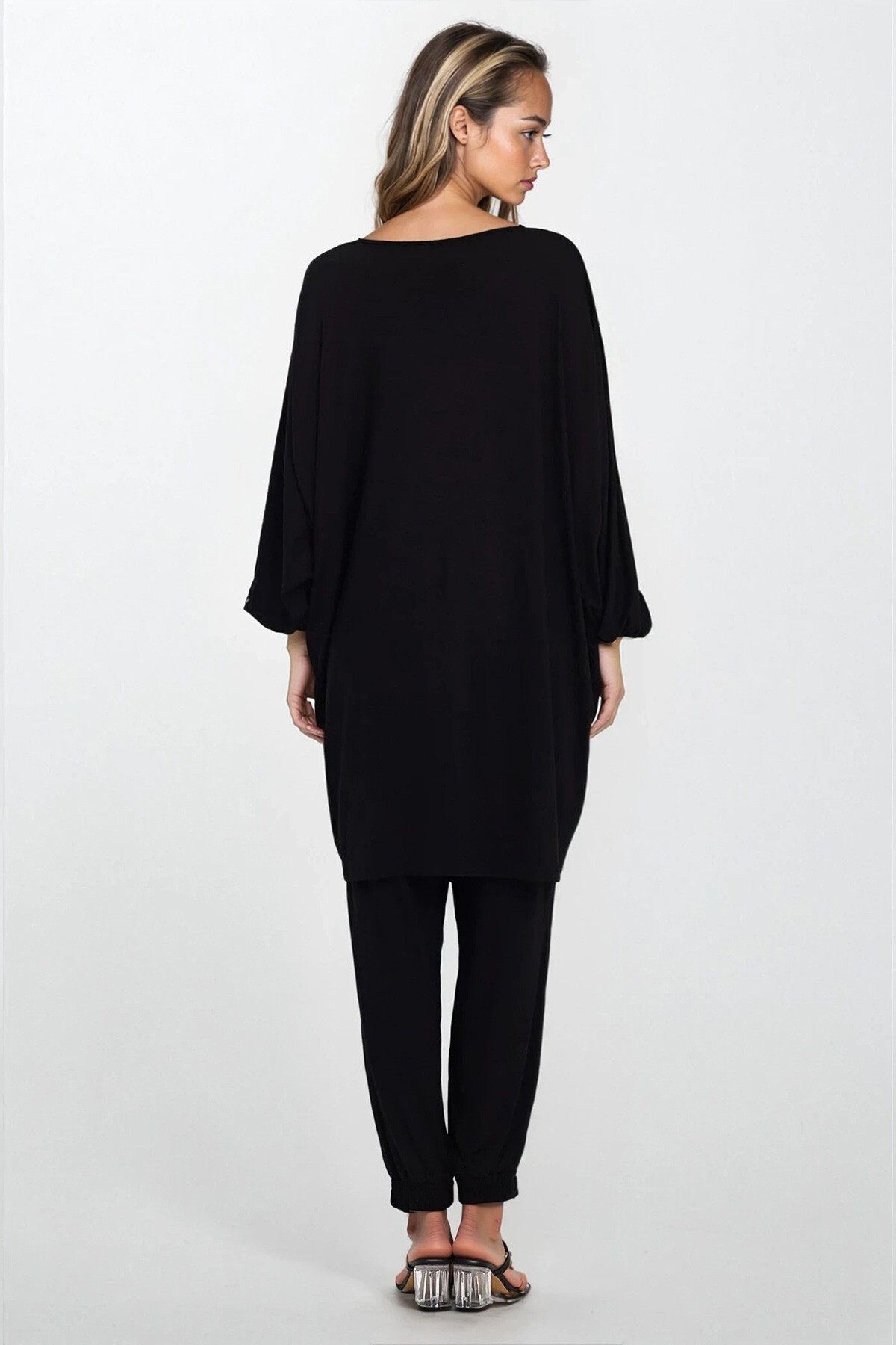 Siyah Kayık Yaka Bileği Ve Paçası Lastikli Büyük Beden Viskon Takım