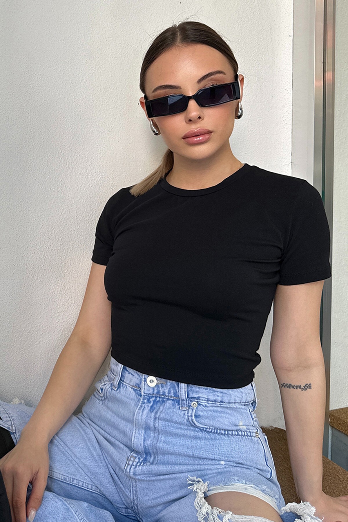 Siyah Kısa Kollu Fitilli Crop Bluz