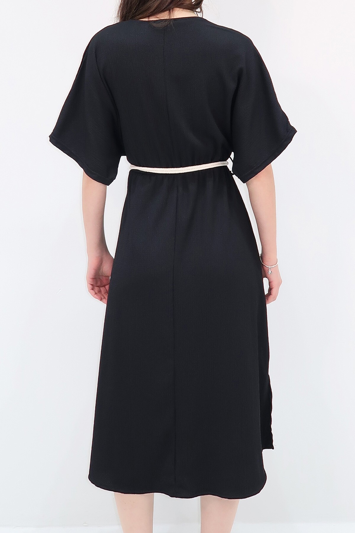 Siyah Kruvaze Yaka Beli Kemerli Midiboy Elbise
