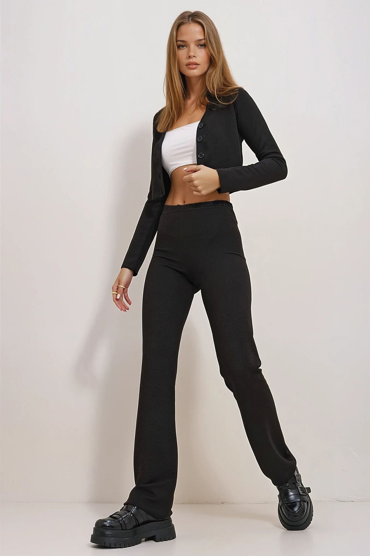 Siyah Likralı Örme Crop Hırka Ve Palazzo Pantolon Takım