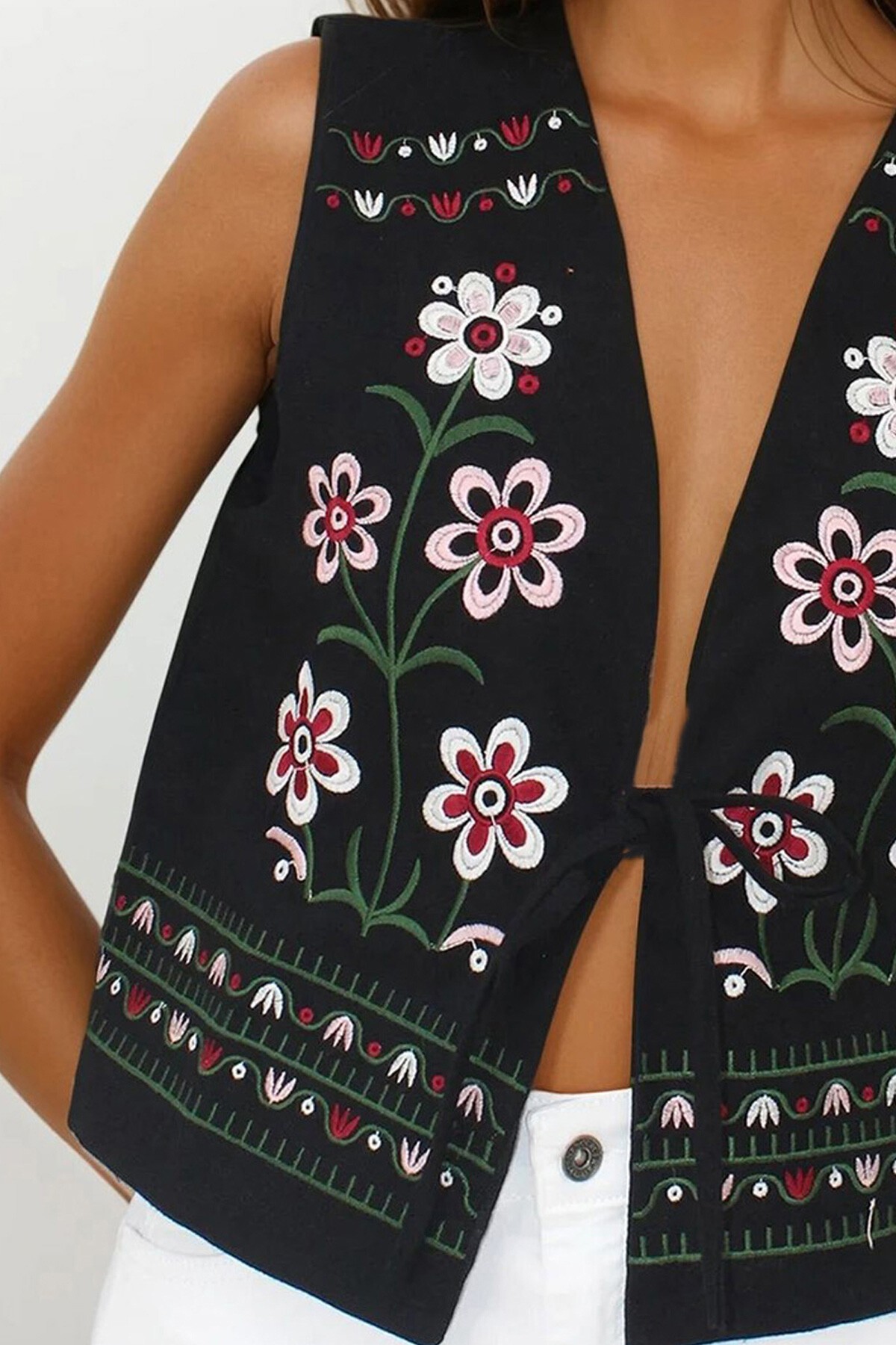 Siyah Nakışlı Bağcık Detaylı Tasarım Ham Keten Yelek