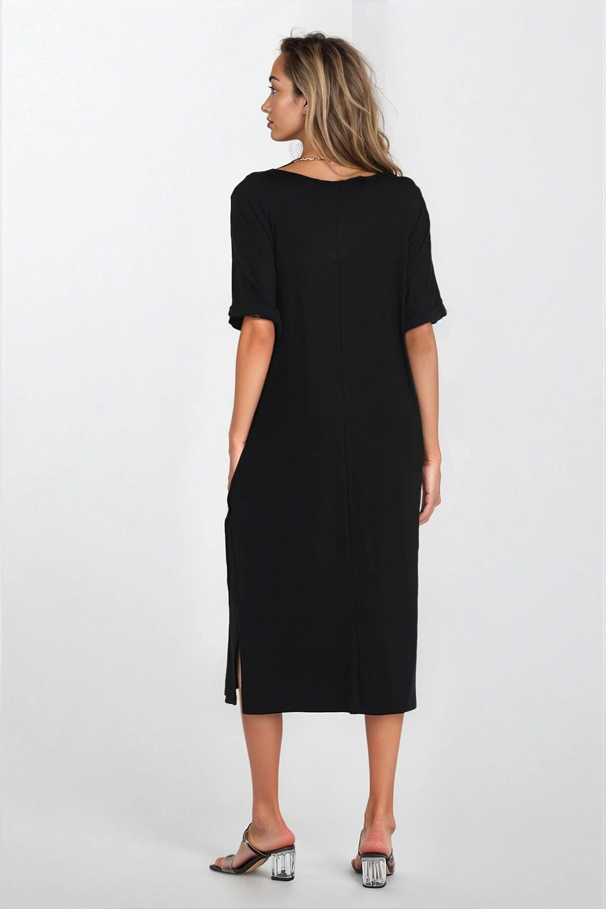 Siyah Nakışlı Kayık Yaka Büyük Beden Elbise