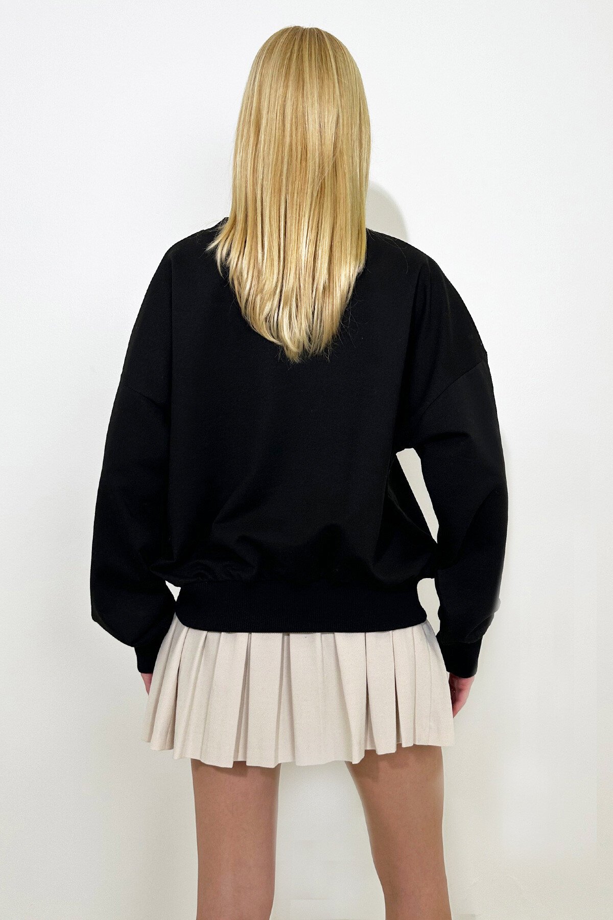 Siyah Önü Bağcıklı Oversıze Sweatshirt