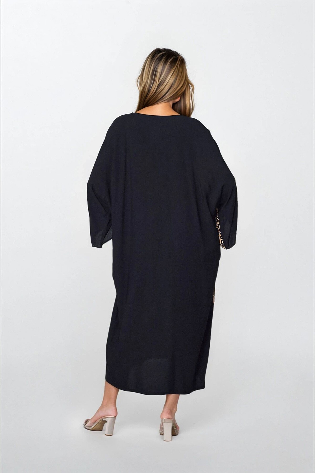 Siyah Önü Düğmeli Çift Cepli Büyük Beden Viskon Elbise