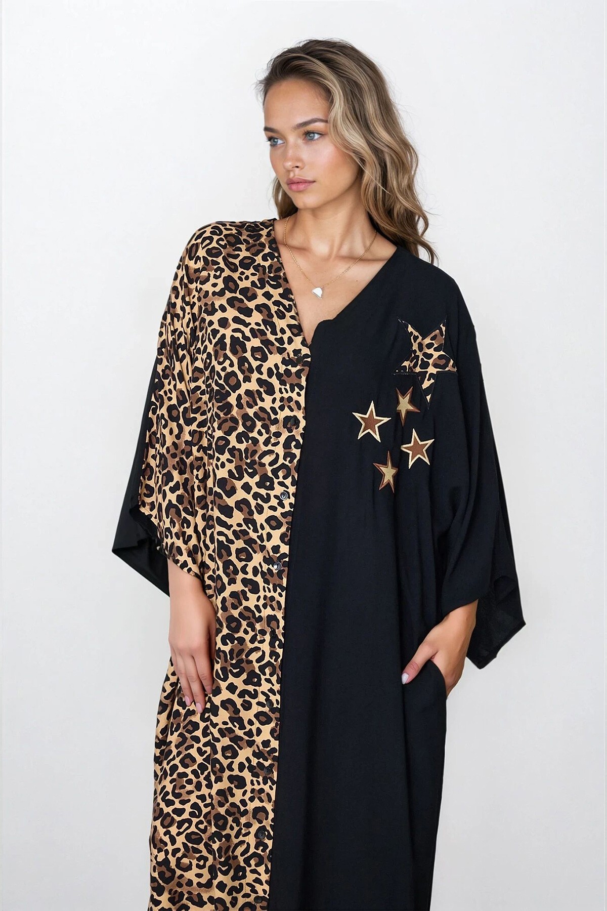 Siyah Önü Düğmeli Çift Cepli Büyük Beden Viskon Elbise