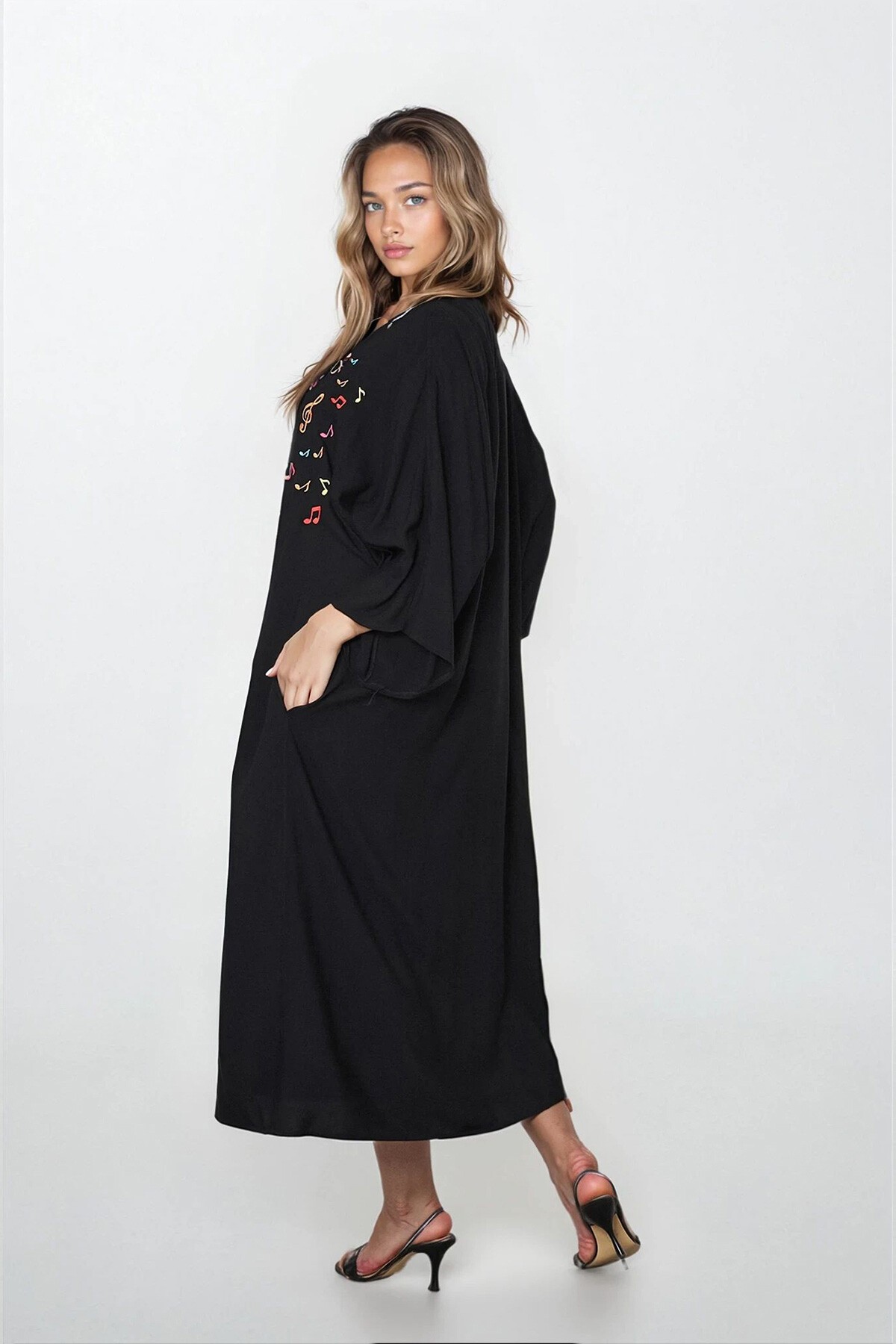 Siyah Önü Düğmeli Çift Cepli Büyük Beden Viskon Elbise