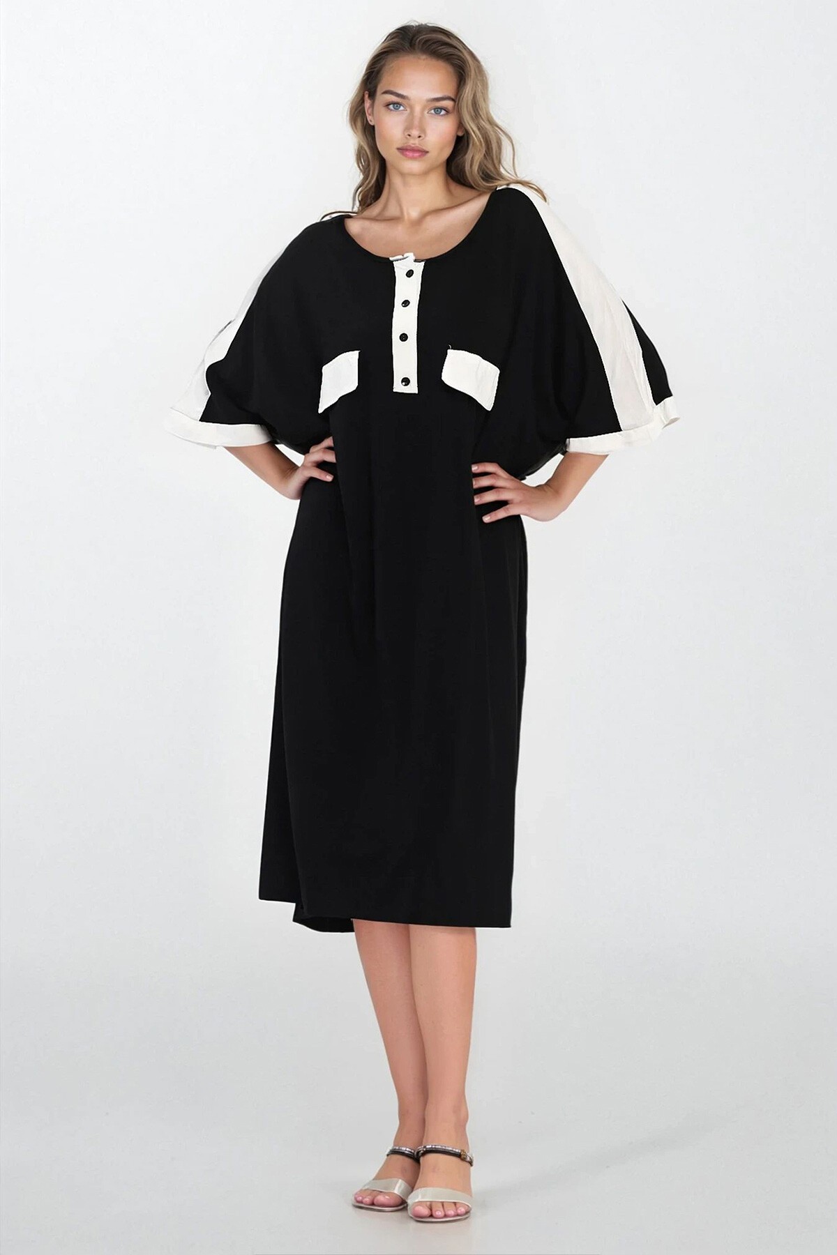 Siyah Önü Düğmeli Kısa Kollu Viskon Elbise