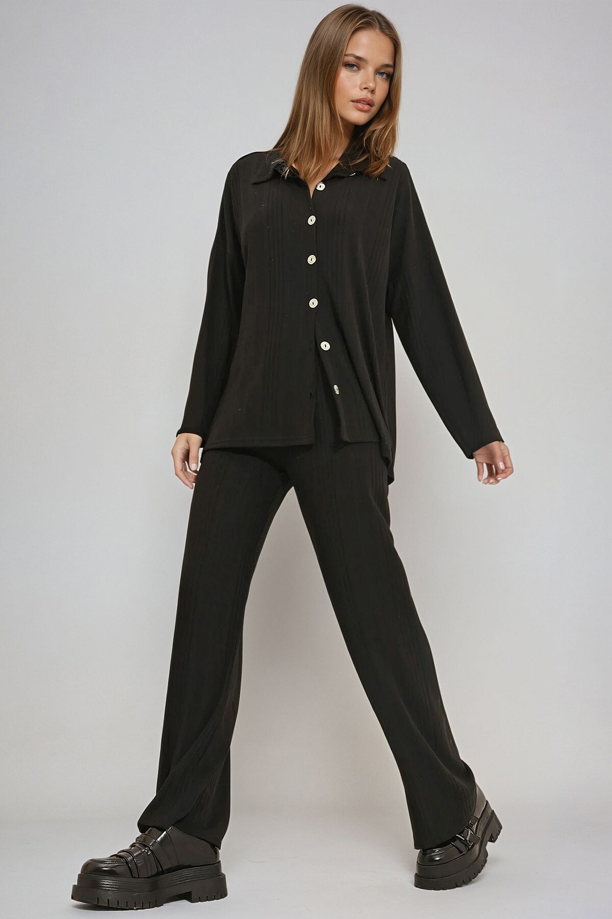 Siyah Önü Düğmeli Triko Hırka Ve Palazzo Pantolon İkili Takım