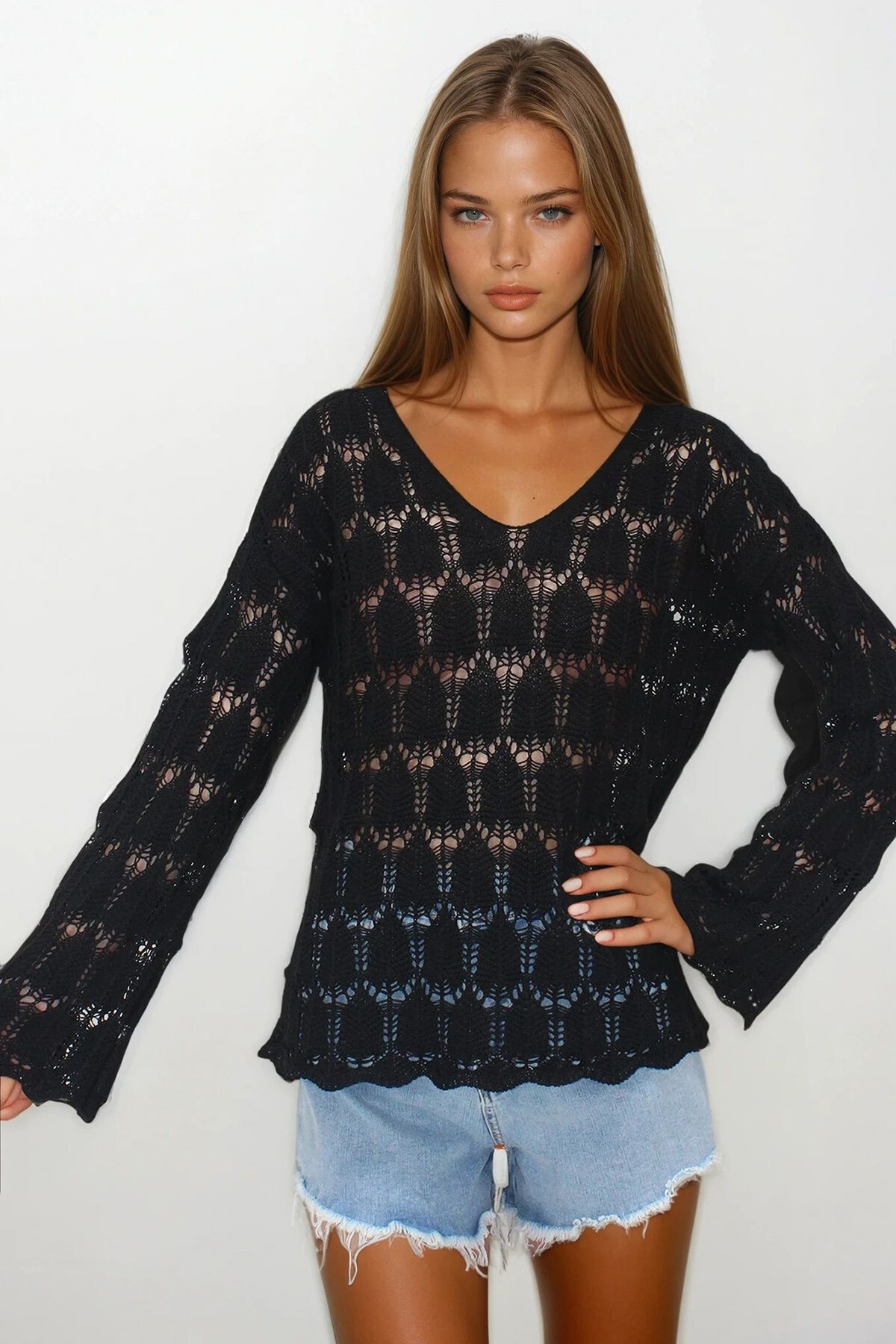 Siyah V Yaka Ajurlu Bluz