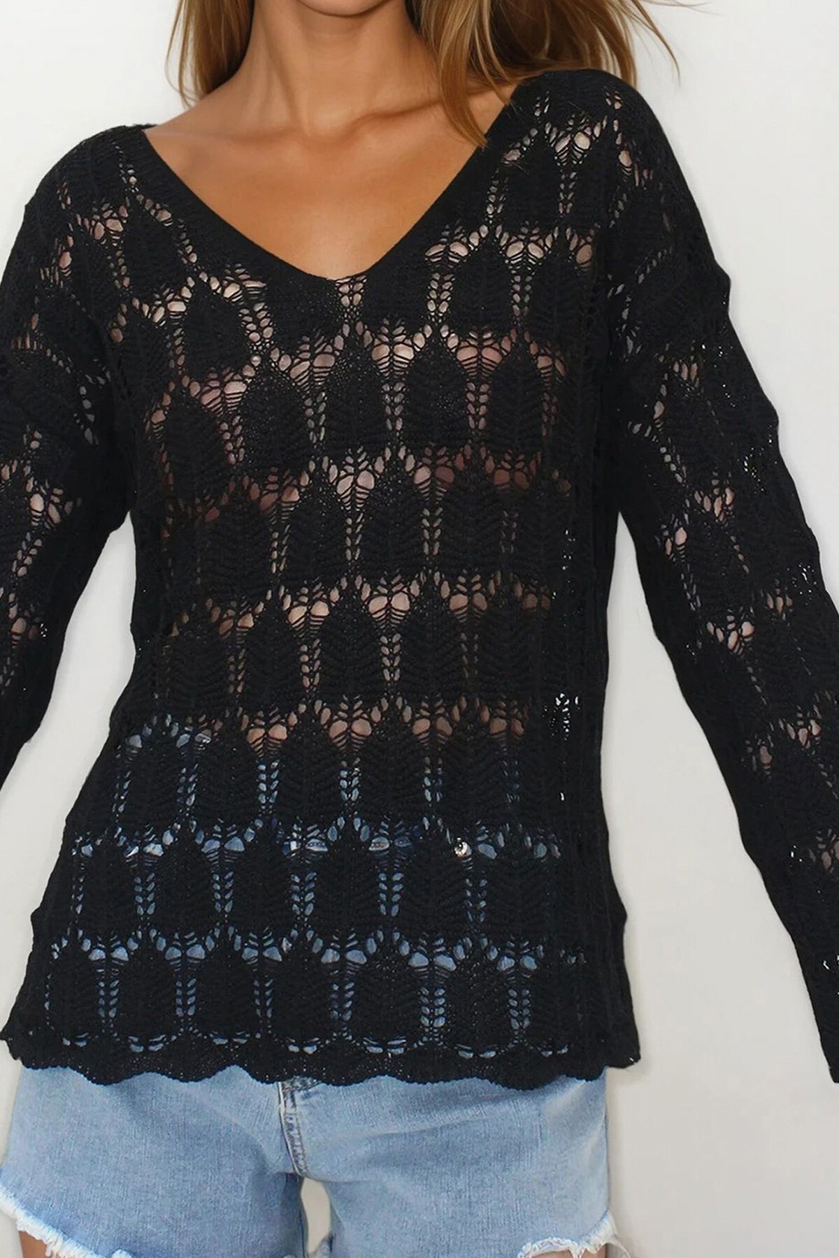 Siyah V Yaka Ajurlu Bluz