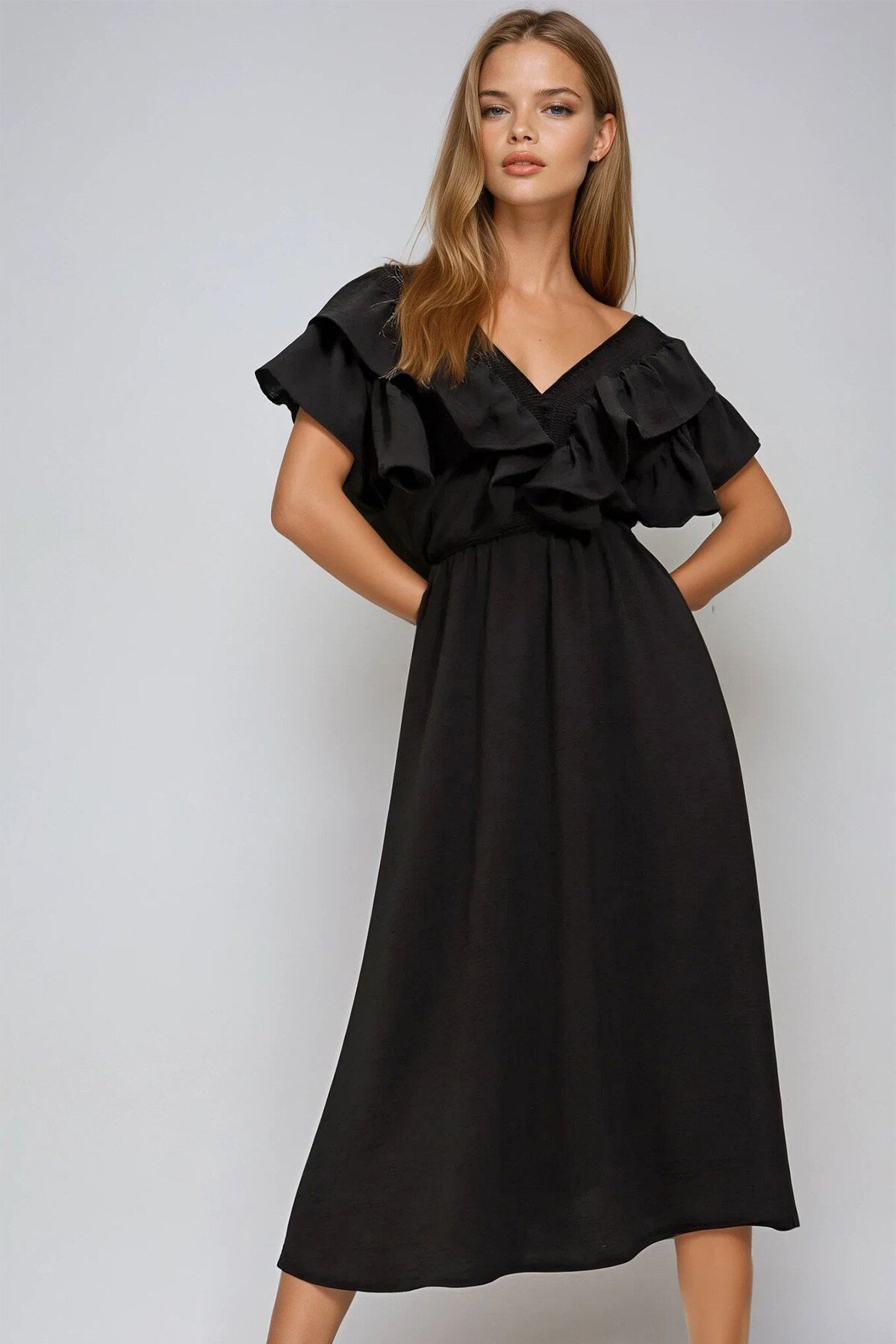 Siyah Yakası Gipeli Ve Volanlı Beli Midiboy Dokuma Elbise