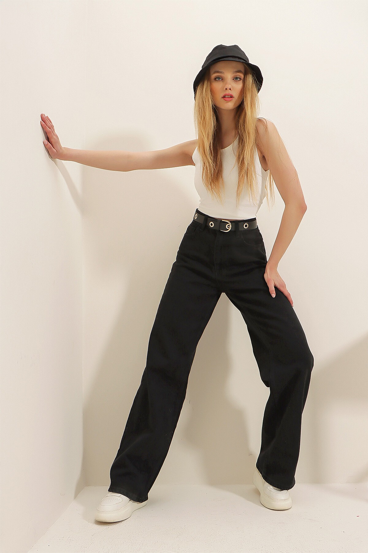 Siyah Yüksek Bel Bol Kesim Denim Pantolon