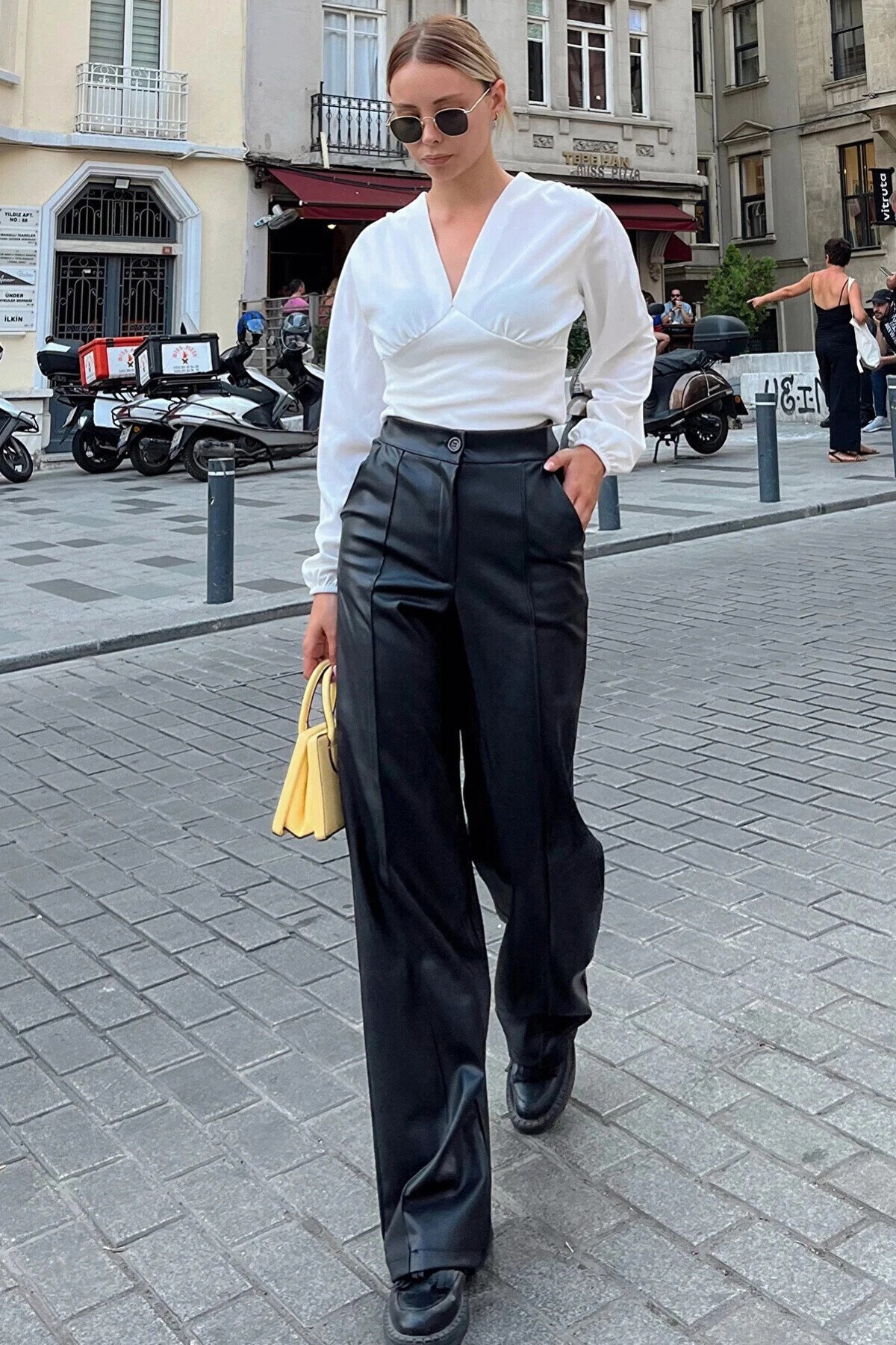 Siyah Yüksek Bel Nervür Dikişli İçi Süet Deri Palazzo Pantolon