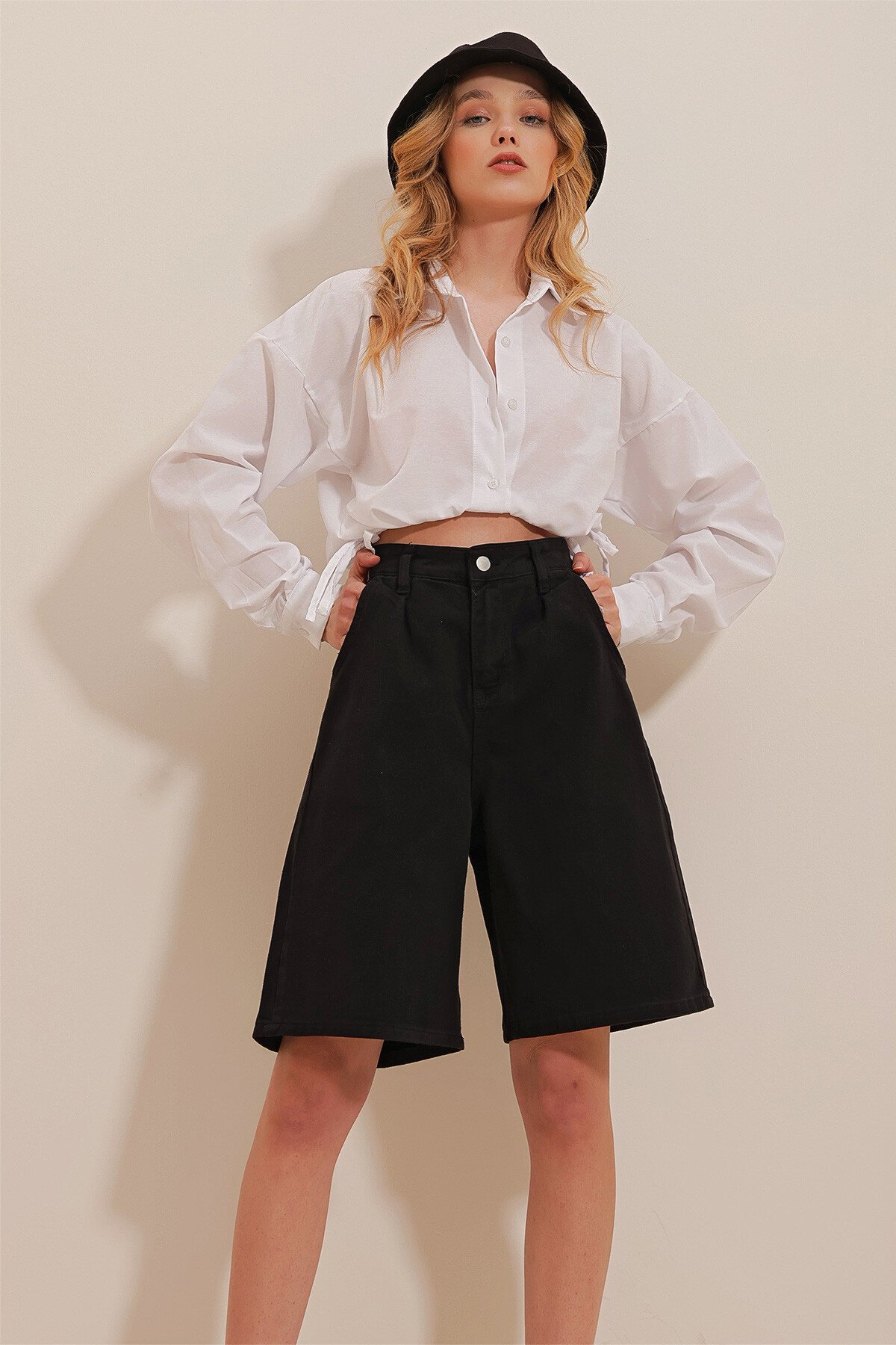 Siyah Yüksek Bel Wide Leg Bermuda Denim Şort