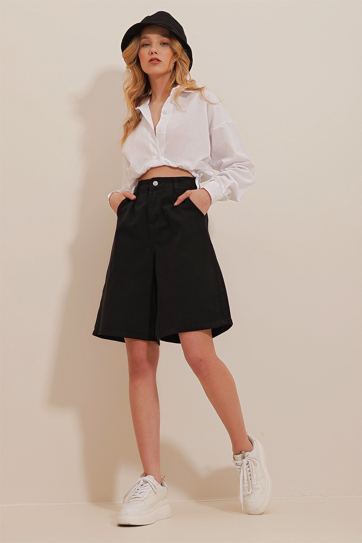 Siyah Yüksek Bel Wide Leg Bermuda Denim Şort