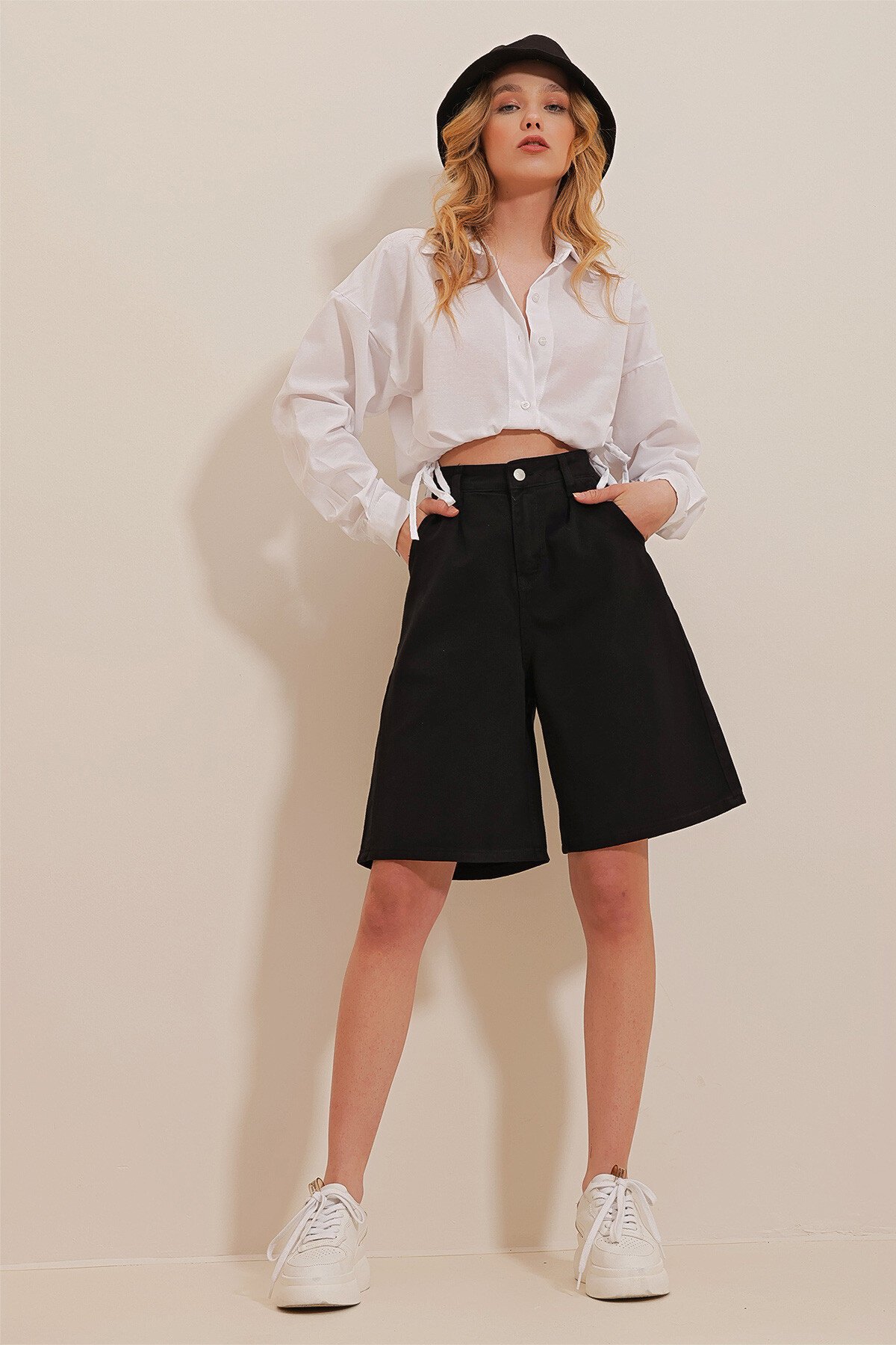 Siyah Yüksek Bel Wide Leg Bermuda Denim Şort