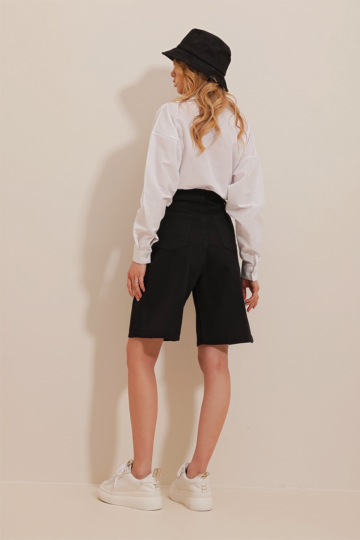 Siyah Yüksek Bel Wide Leg Bermuda Denim Şort