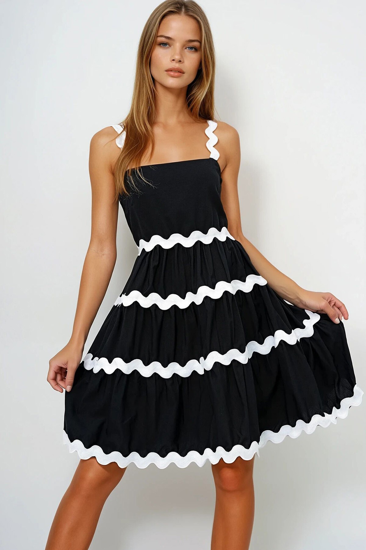 Siyah Zigzag Şerit Detaylı Gizli Fermuarlı Poplin Balon Elbise