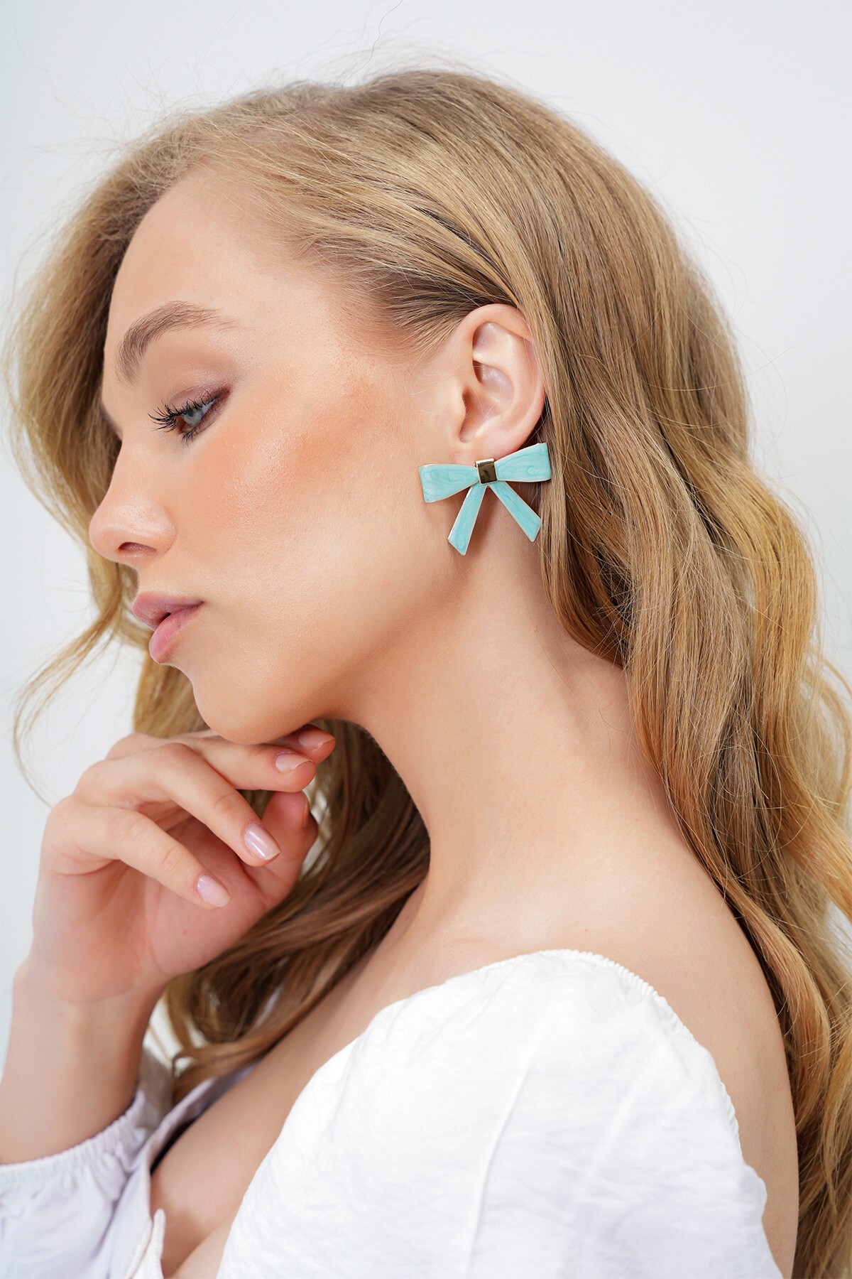 Su Yeşili Gold Detaylı Fiyonk Küpe