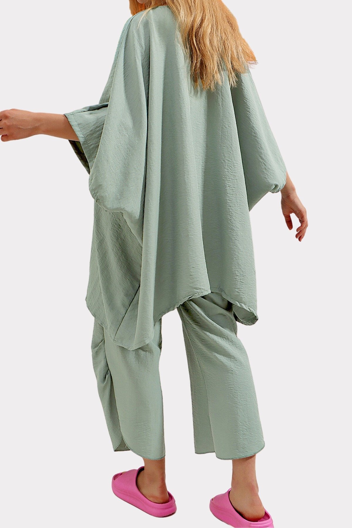 Su Yeşili Paçası Yırtmaçlı Kendinden Dokulu Pantolon Ve Ceket İkili Takım