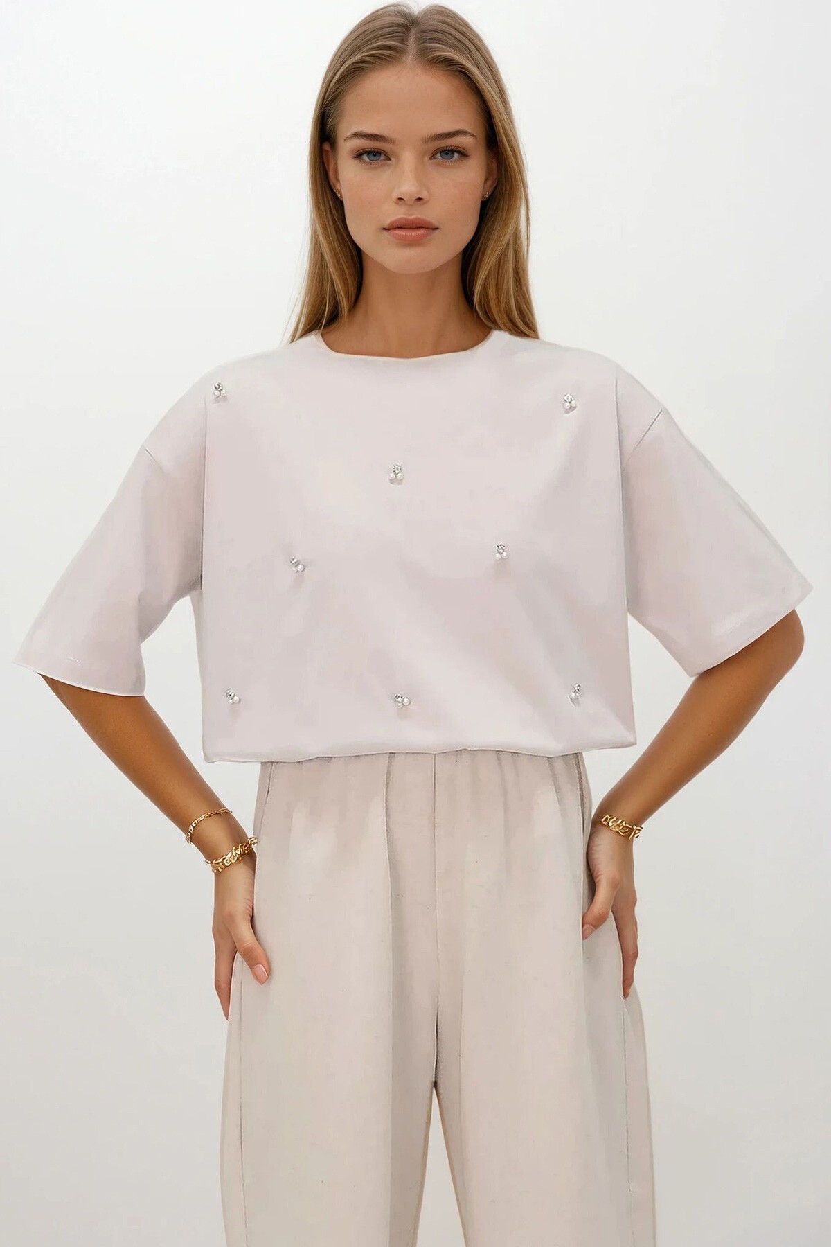 Taş Bisiklet Yaka Oversize İnci Ve Taş İşlemeli T-Shirt