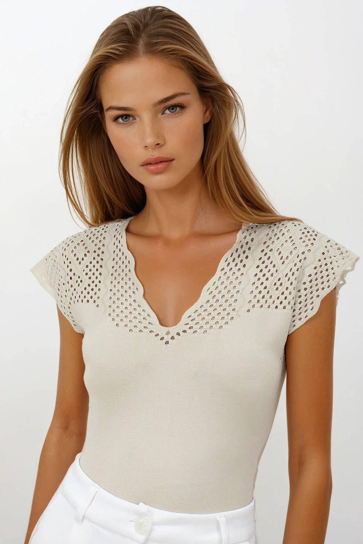 Taş Önü Ve Arkası V Yaka Delik Ajurlu Triko Bluz