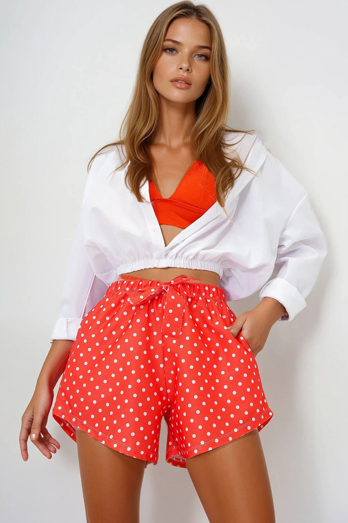 Turuncu Çift Cepli Puantiye Desenli Kendinden Bağlamalı Beach Şort