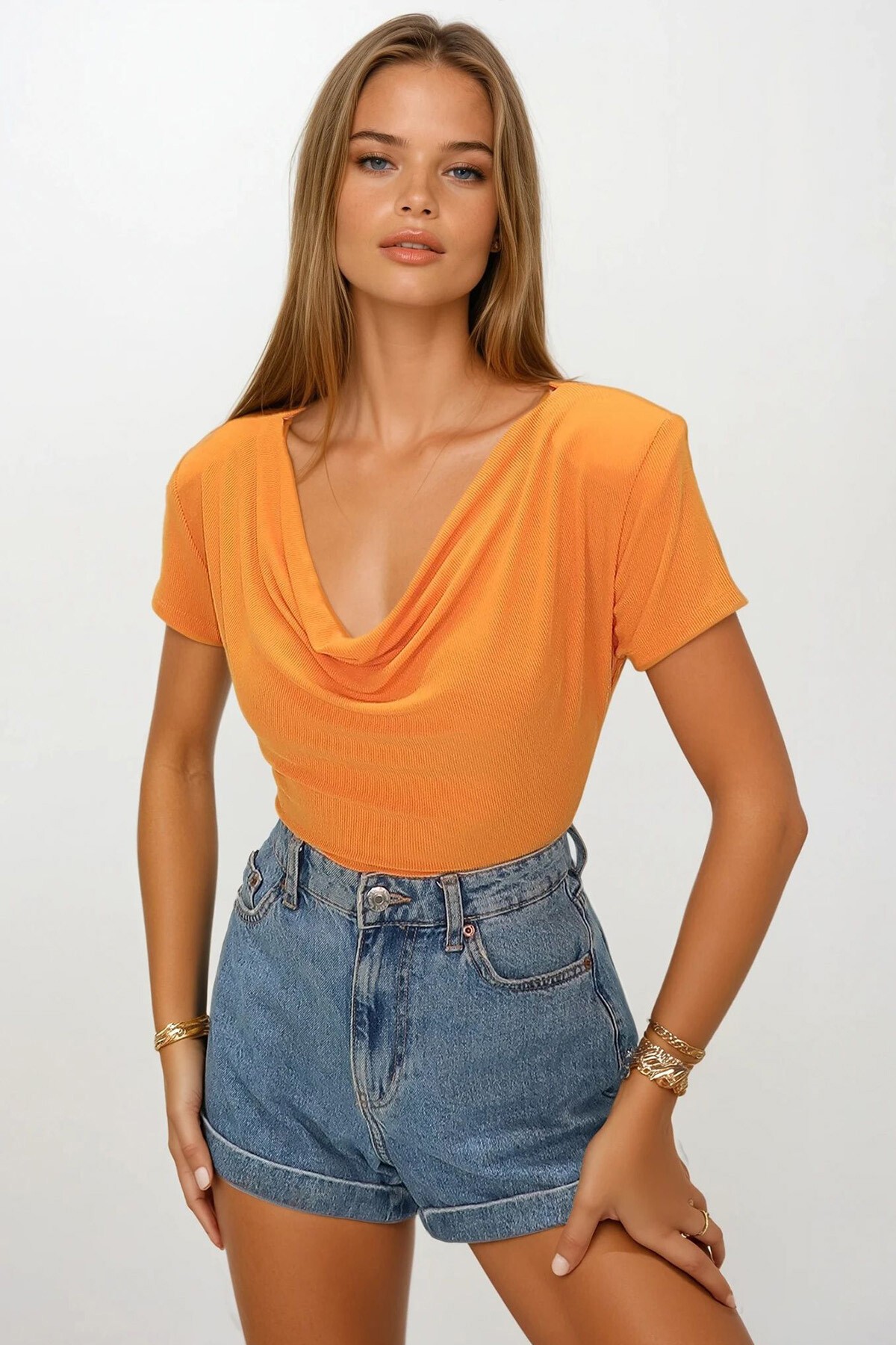 Turuncu Degaje Yaka Dökümlü Vatkalı Örme Bluz