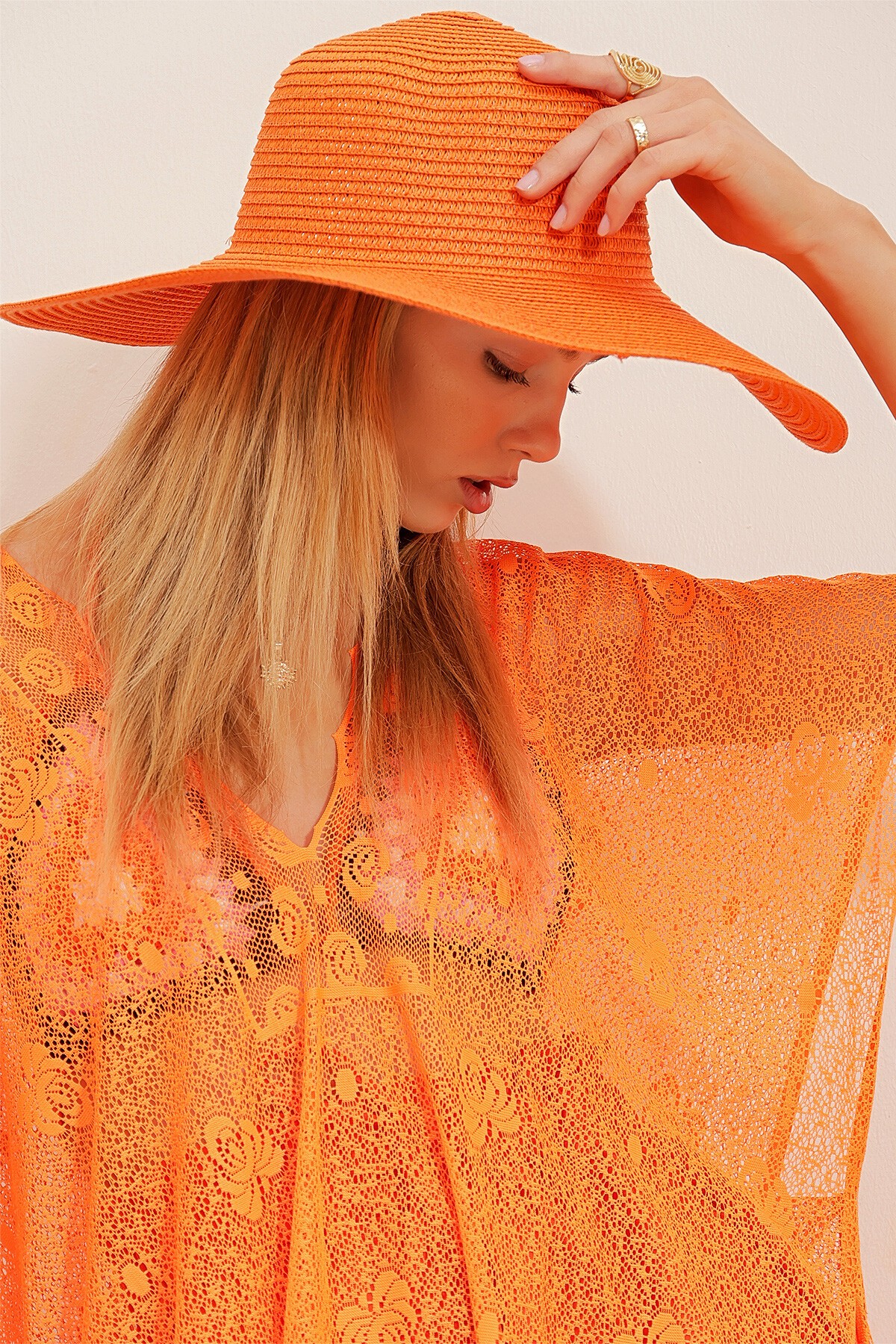 Turuncu Geniş Hasır Şapka