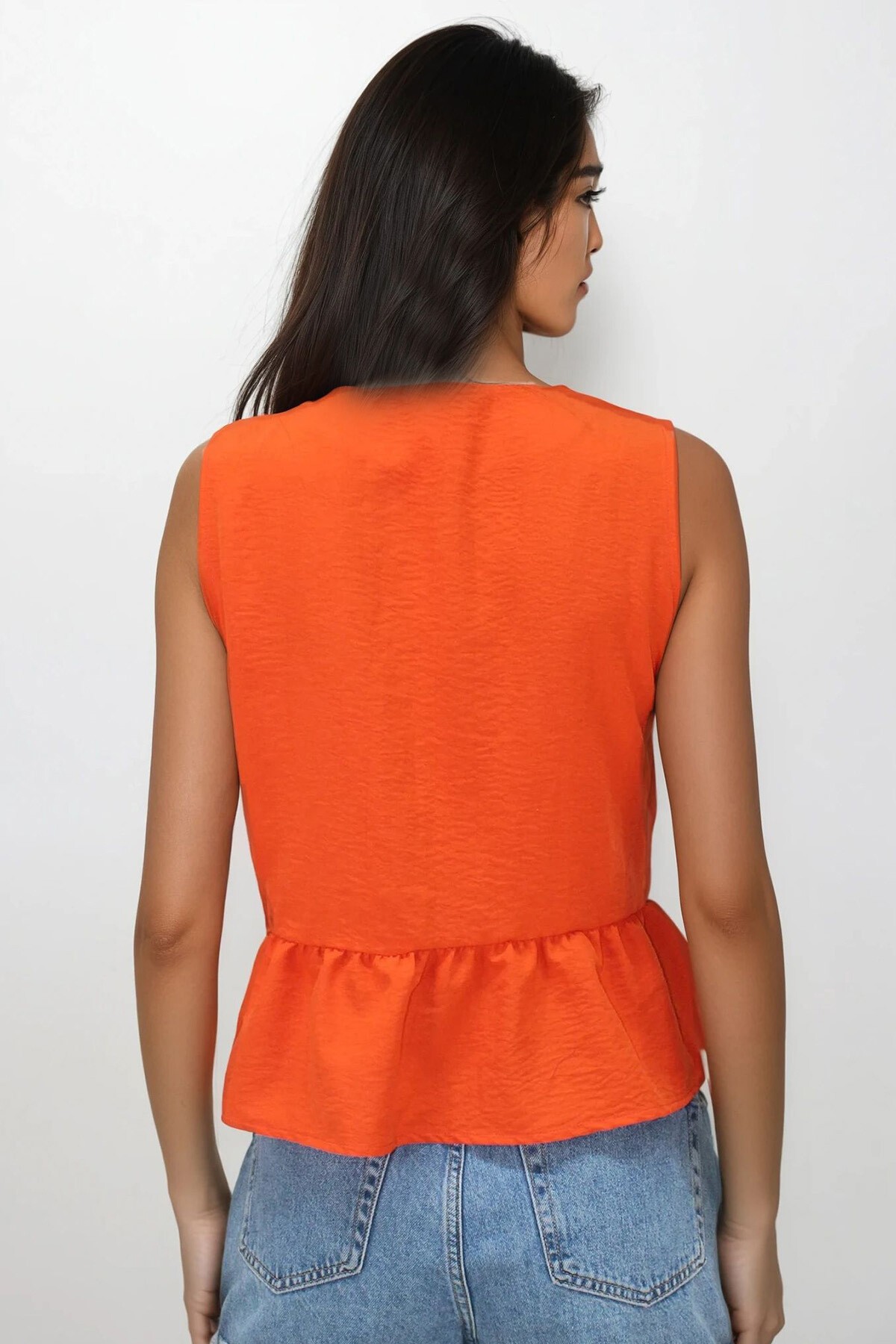 Turuncu V Yaka Fiyonk Detaylı Eteği Volanlı Aerobin Bluz