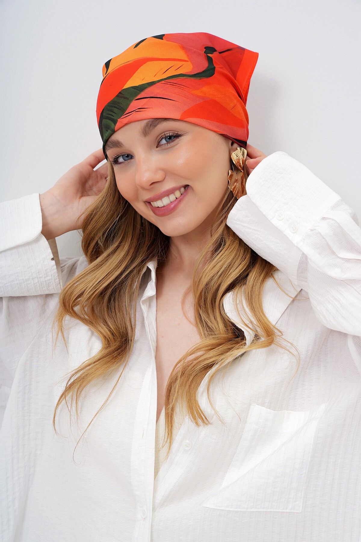 Turuncu Yaprak Desenli Bandana Fular