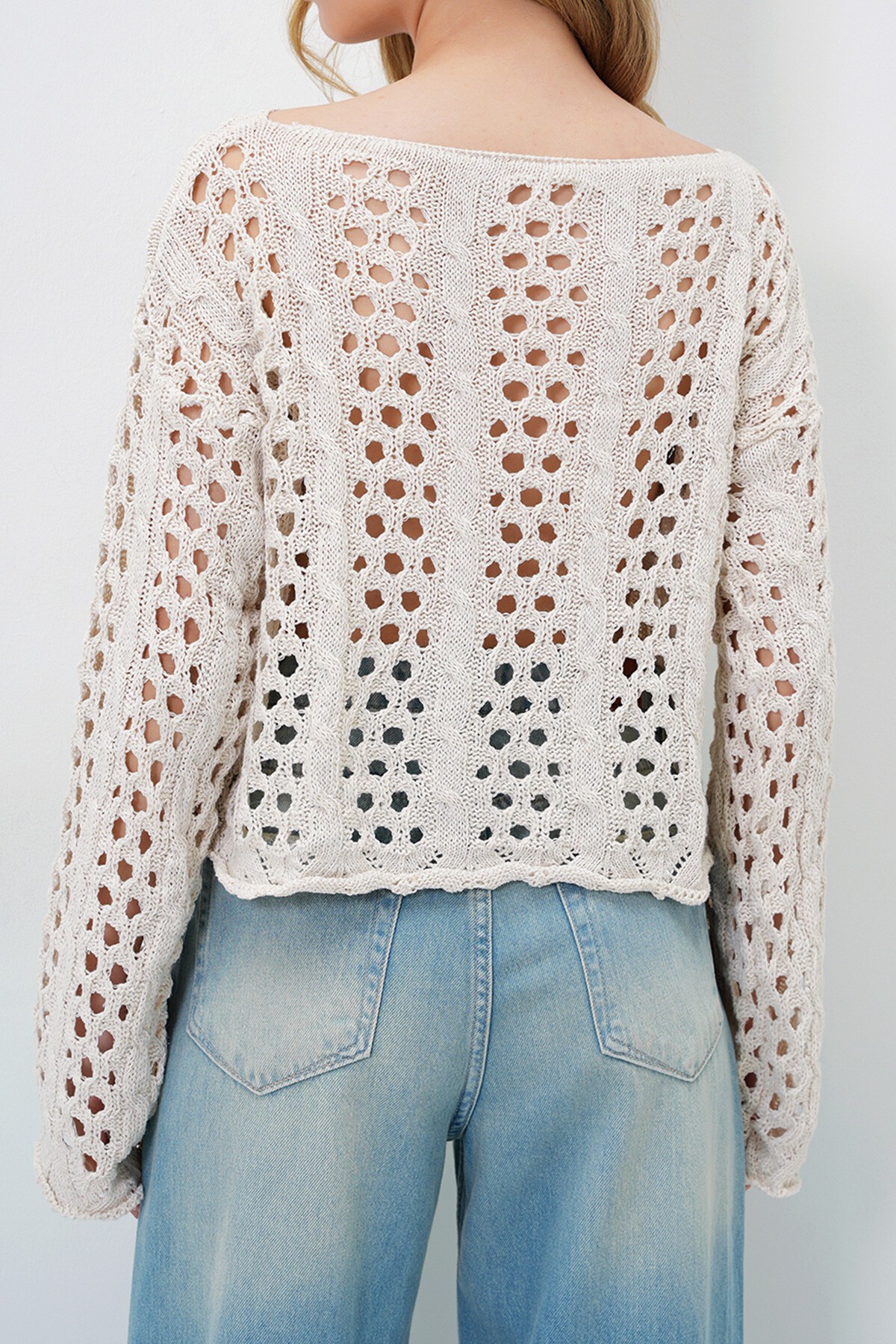 Vanilya Kayık Yaka Delik Ajurlı Yazlık Crop Triko Bluz