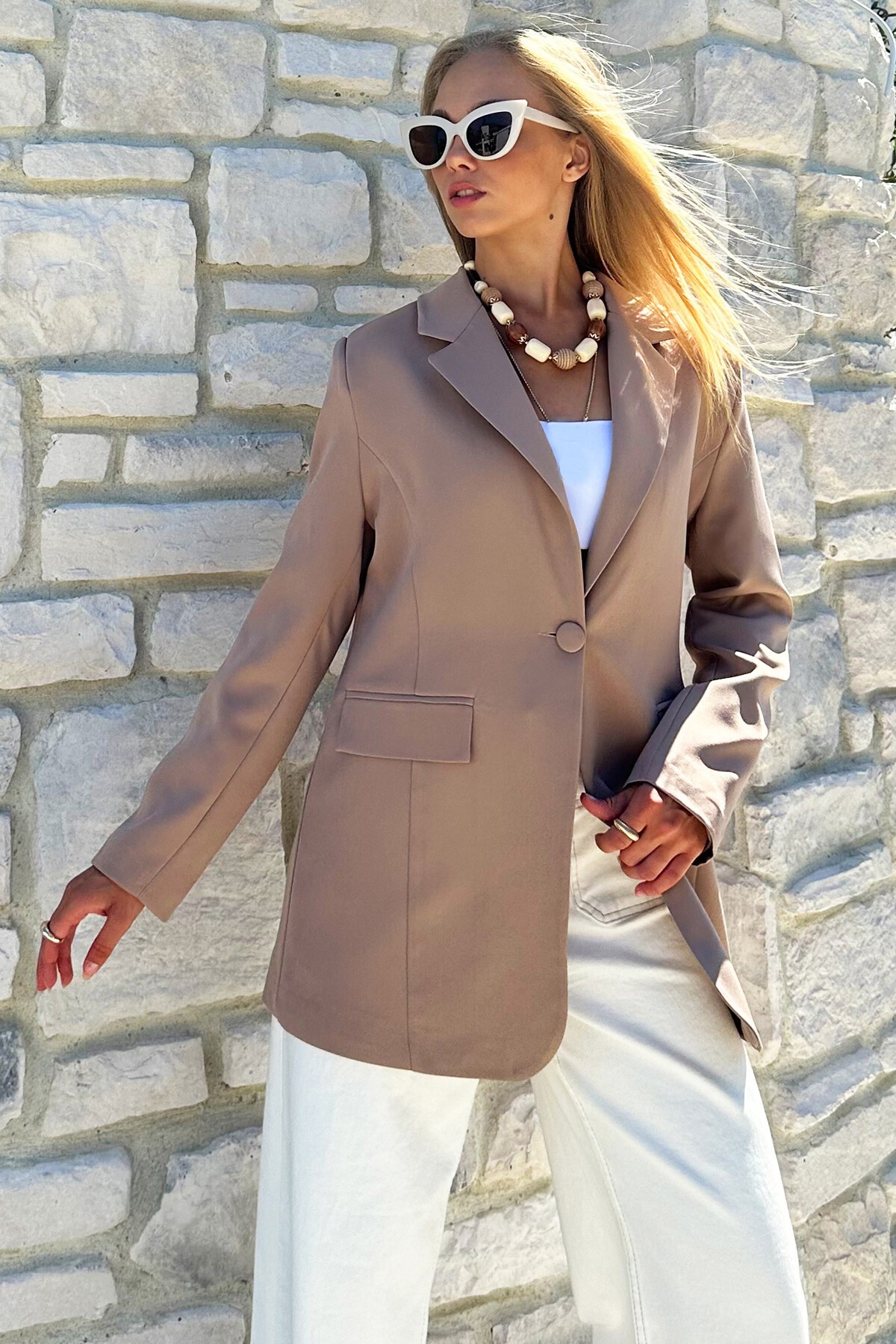 Vizon Cep Ve Düğme Detaylı Omuzları Vatkalı Blazer Ceket