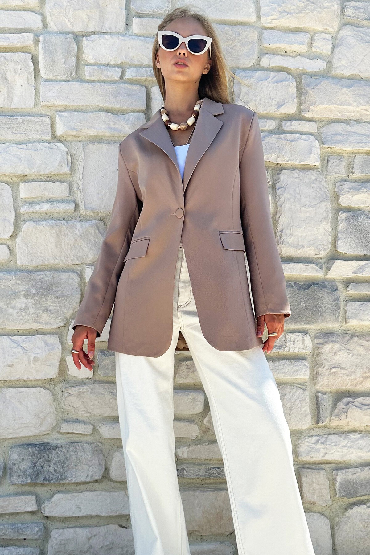 Vizon Cep Ve Düğme Detaylı Omuzları Vatkalı Blazer Ceket