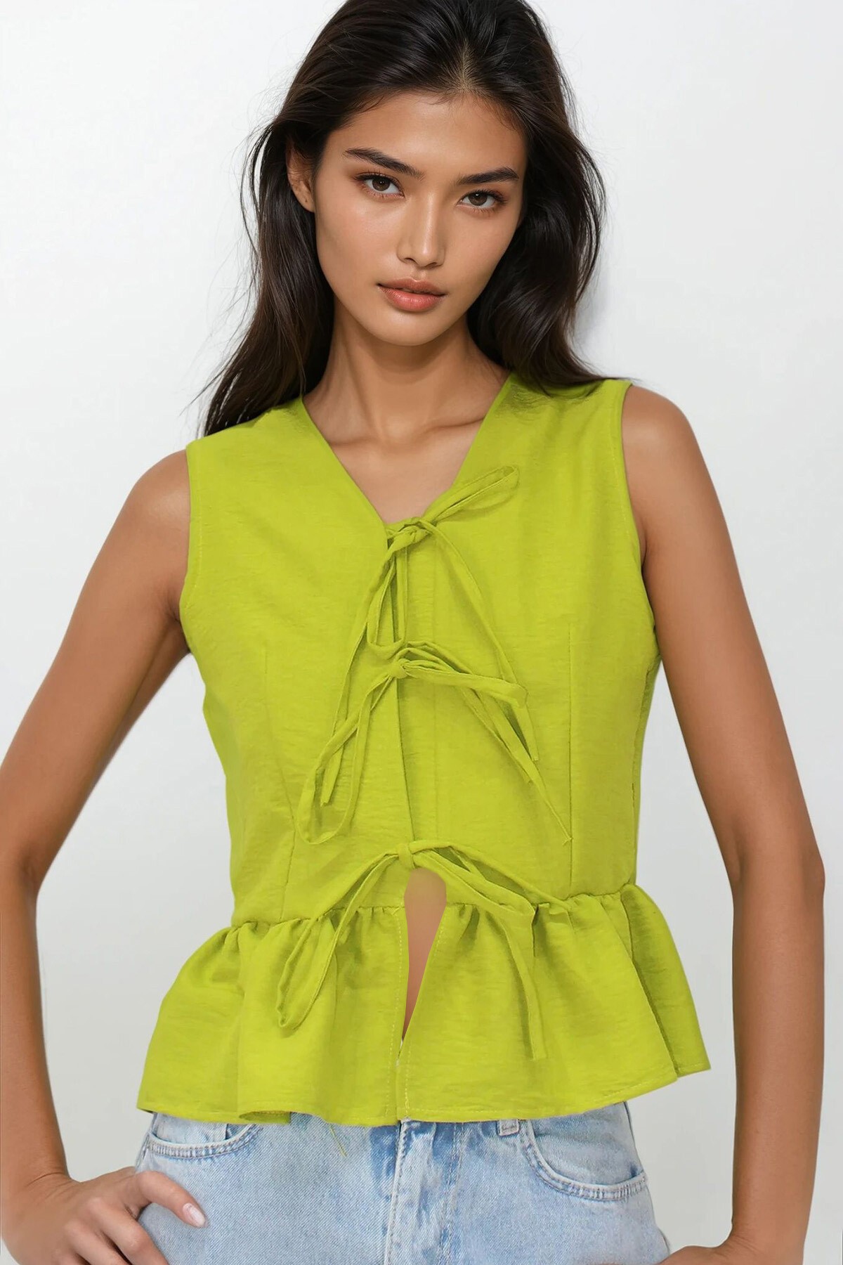 Yağ Yeşili V Yaka Fiyonk Detaylı Eteği Volanlı Aerobin Bluz